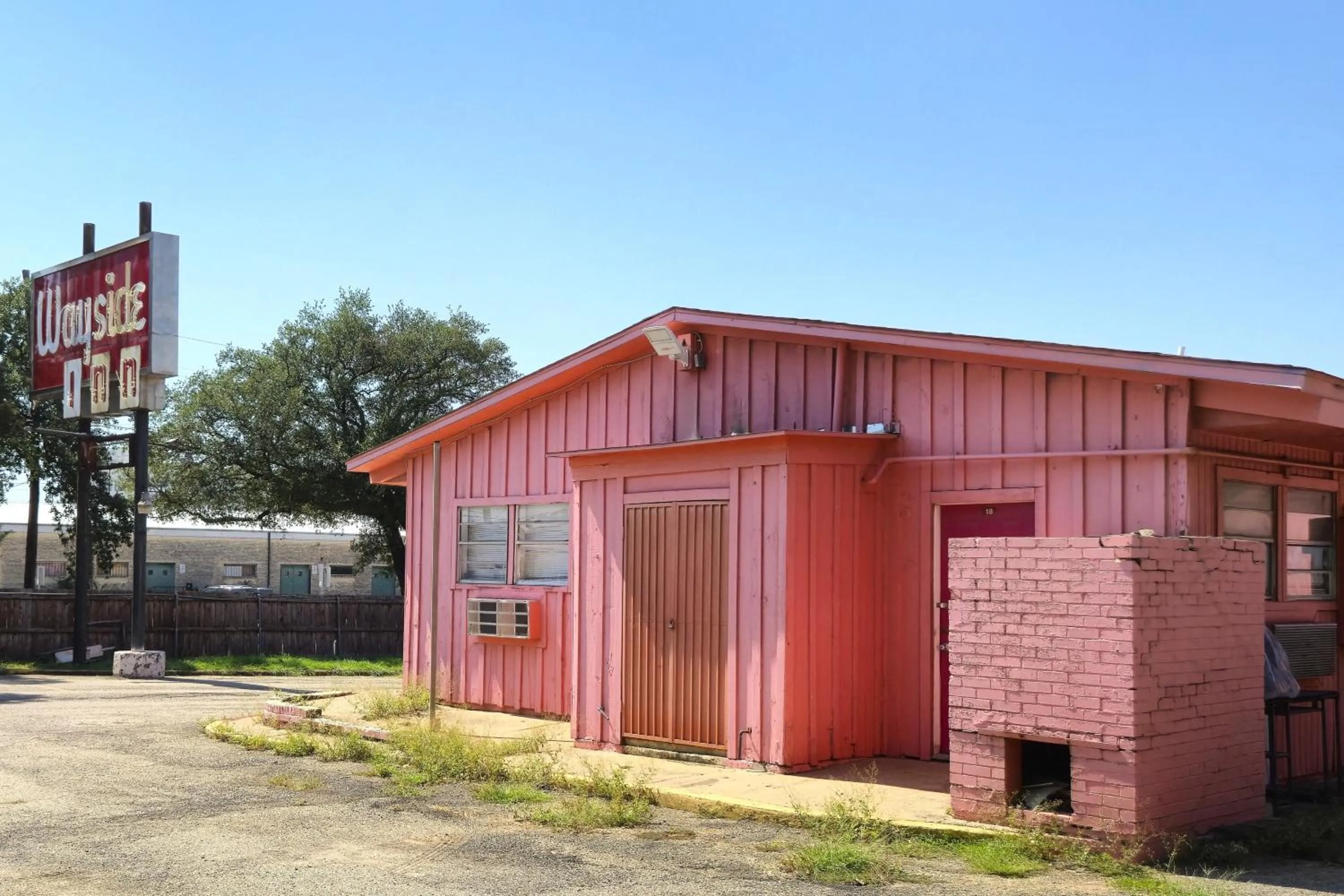 Facade/entrance in Way Side Inn by Hotel O Dallas near Fair Park Downtown