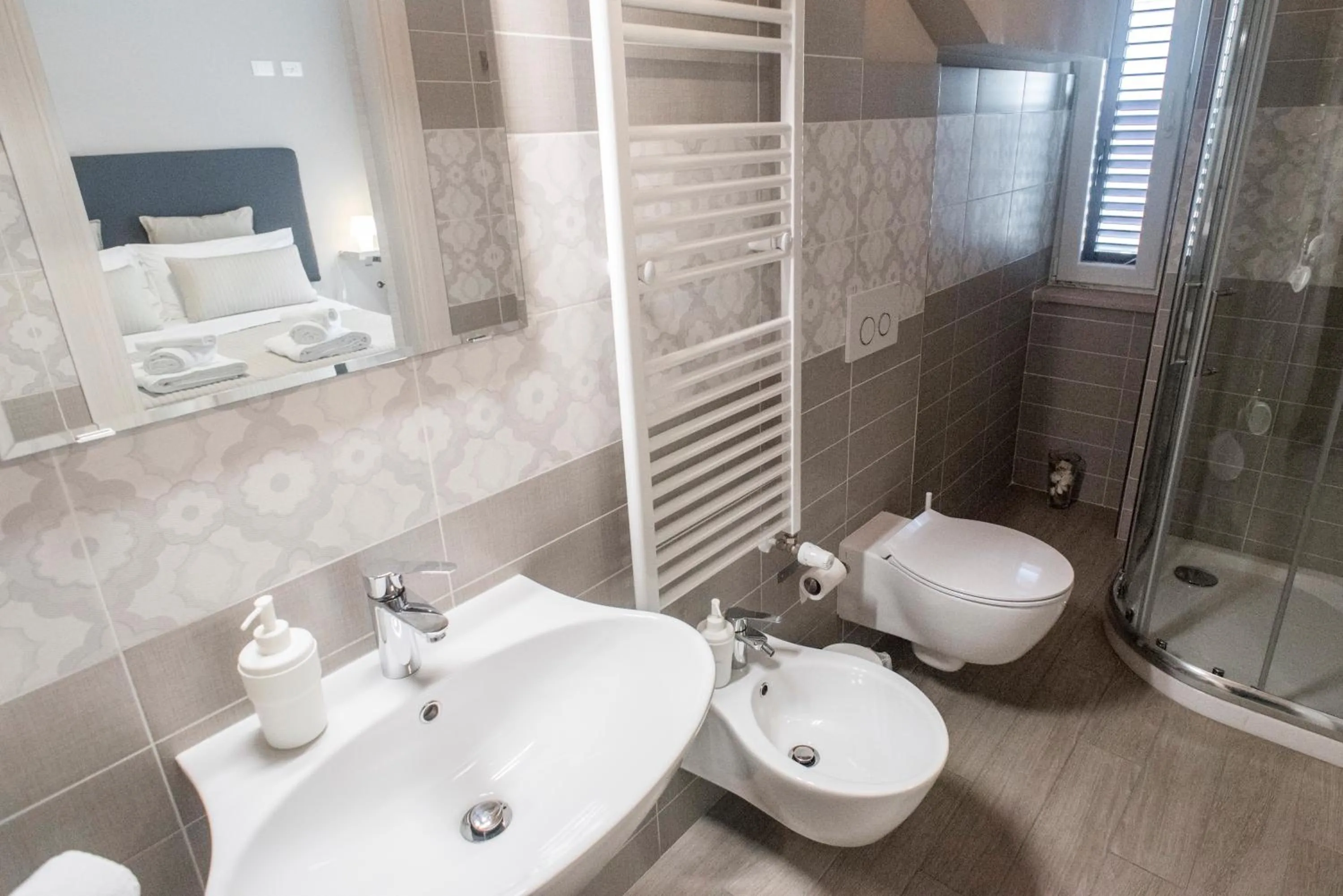 Bathroom in Oceano Rooms