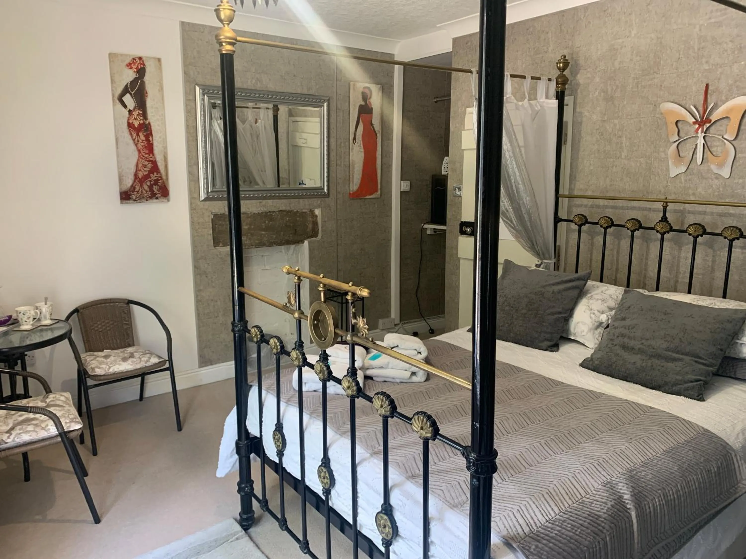 Bed in Slayleigh B&B, Matlock