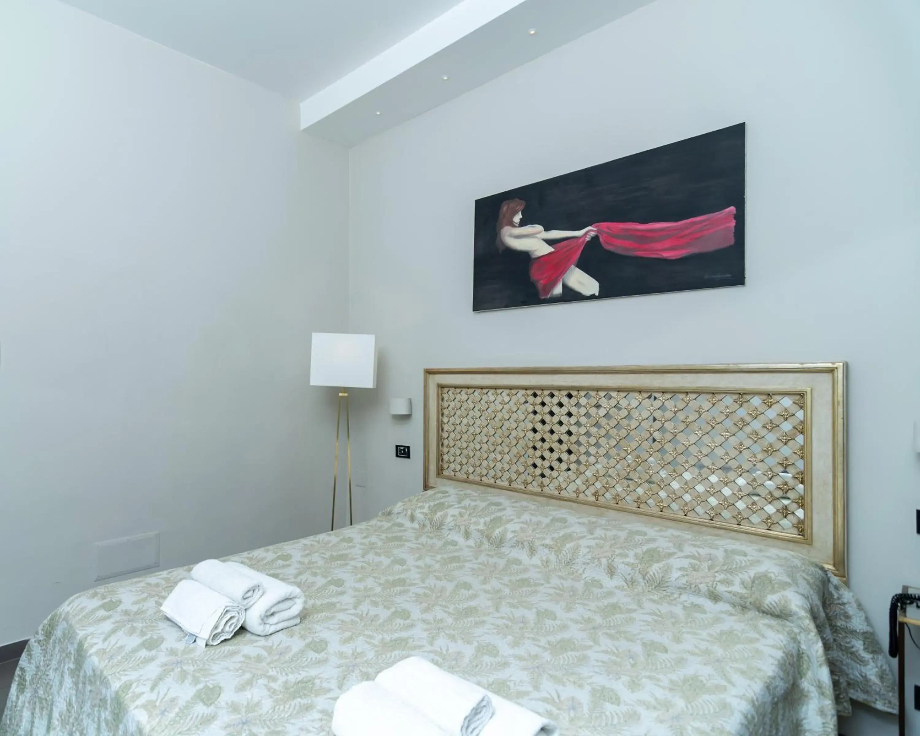 Queen Room in VESUVIANUS Rooms and More Queen Room in VESUVIANUS Rooms and More