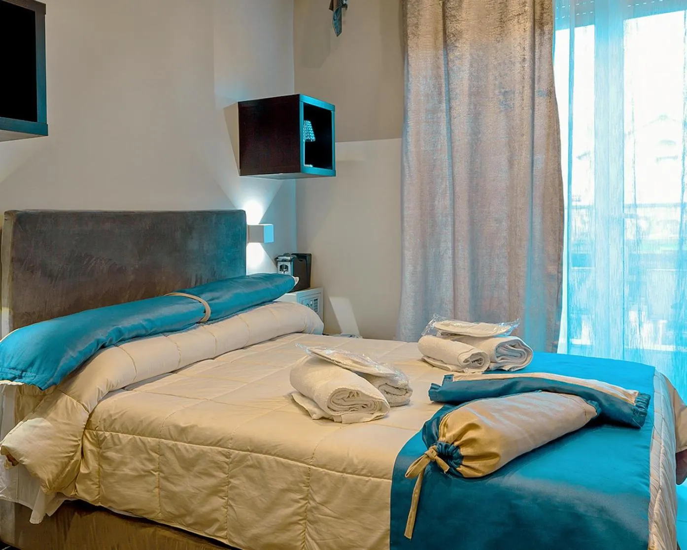 Bedroom, Bed in VESUVIANUS Rooms and More