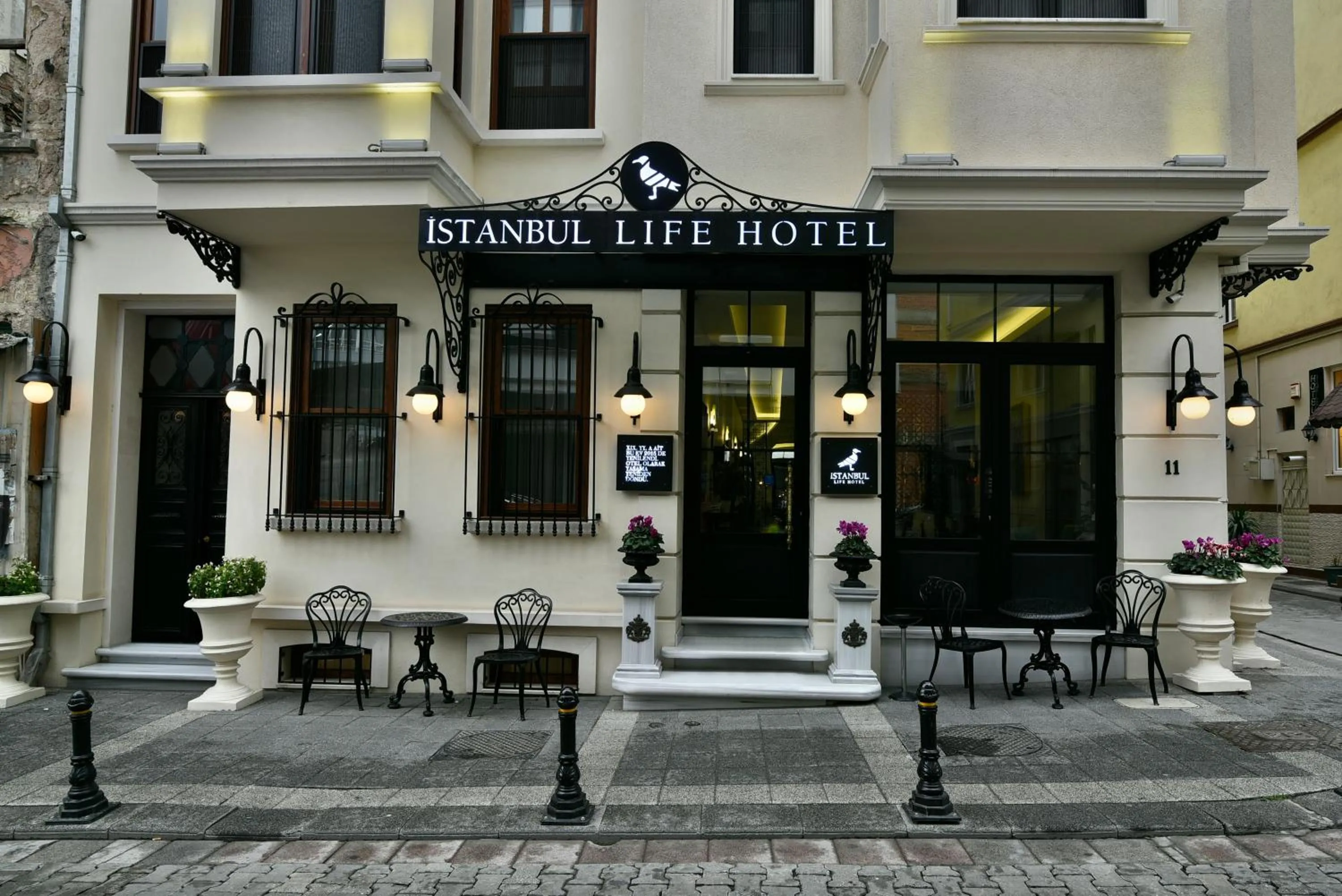Facade/entrance in Istanbul Life Hotel