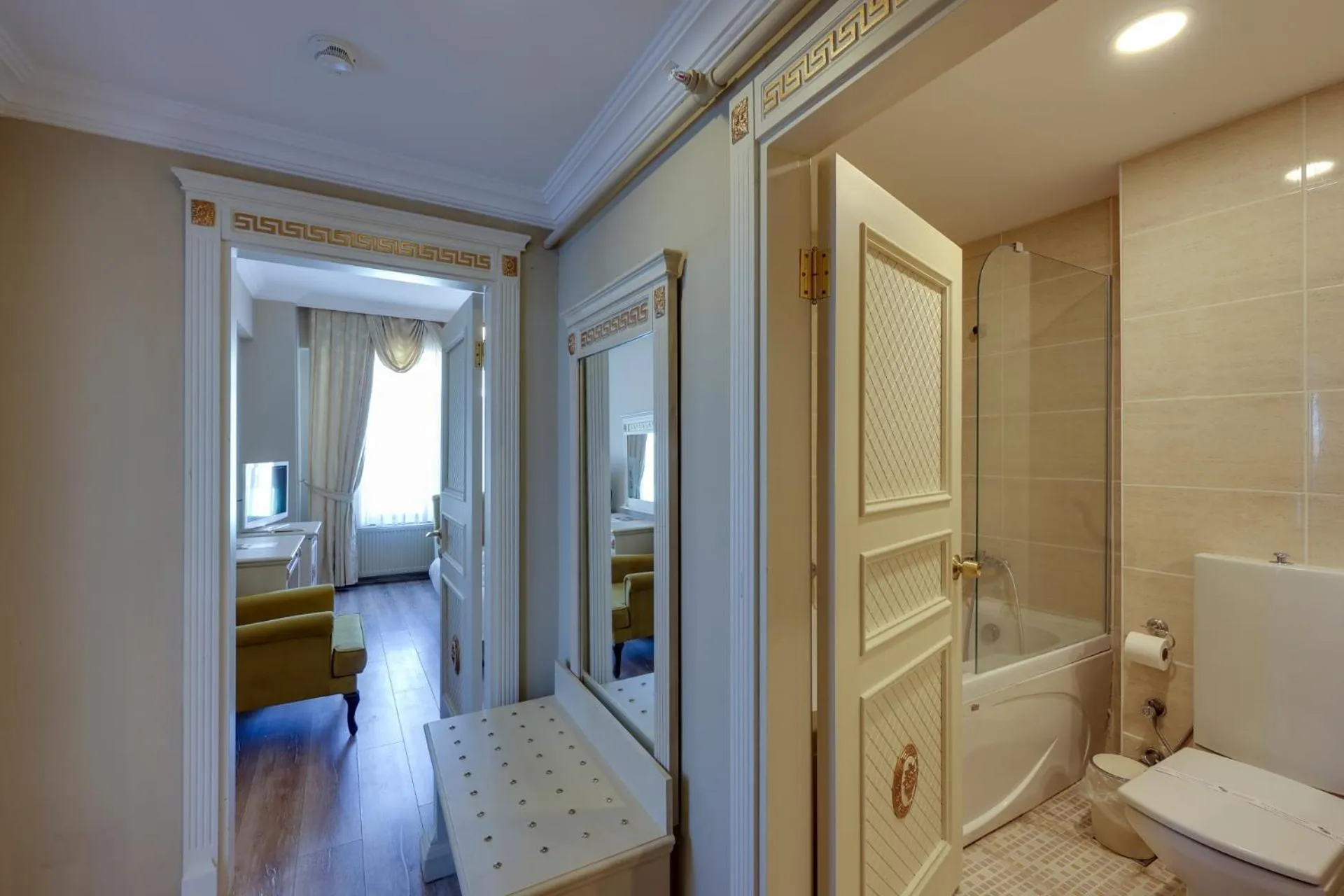 Photo of the whole room in Güre Saruhan Termal Otel