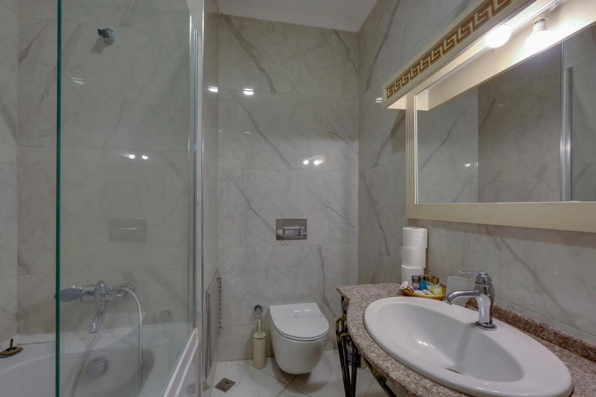 Shower in Güre Saruhan Termal Otel