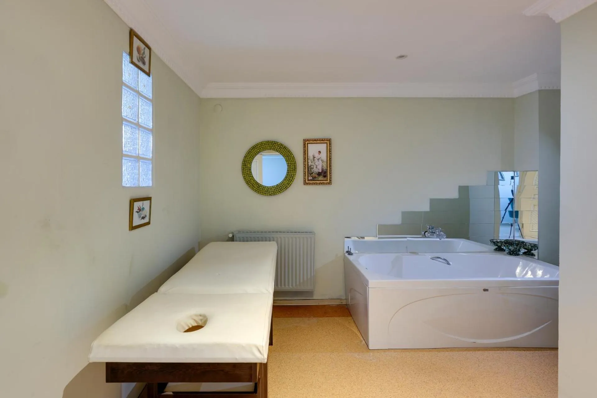 Hot Tub, Bed in Güre Saruhan Termal Otel