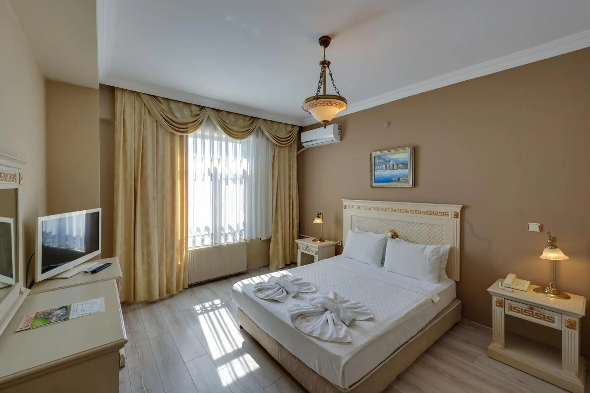 Bedroom, Bed in Güre Saruhan Termal Otel
