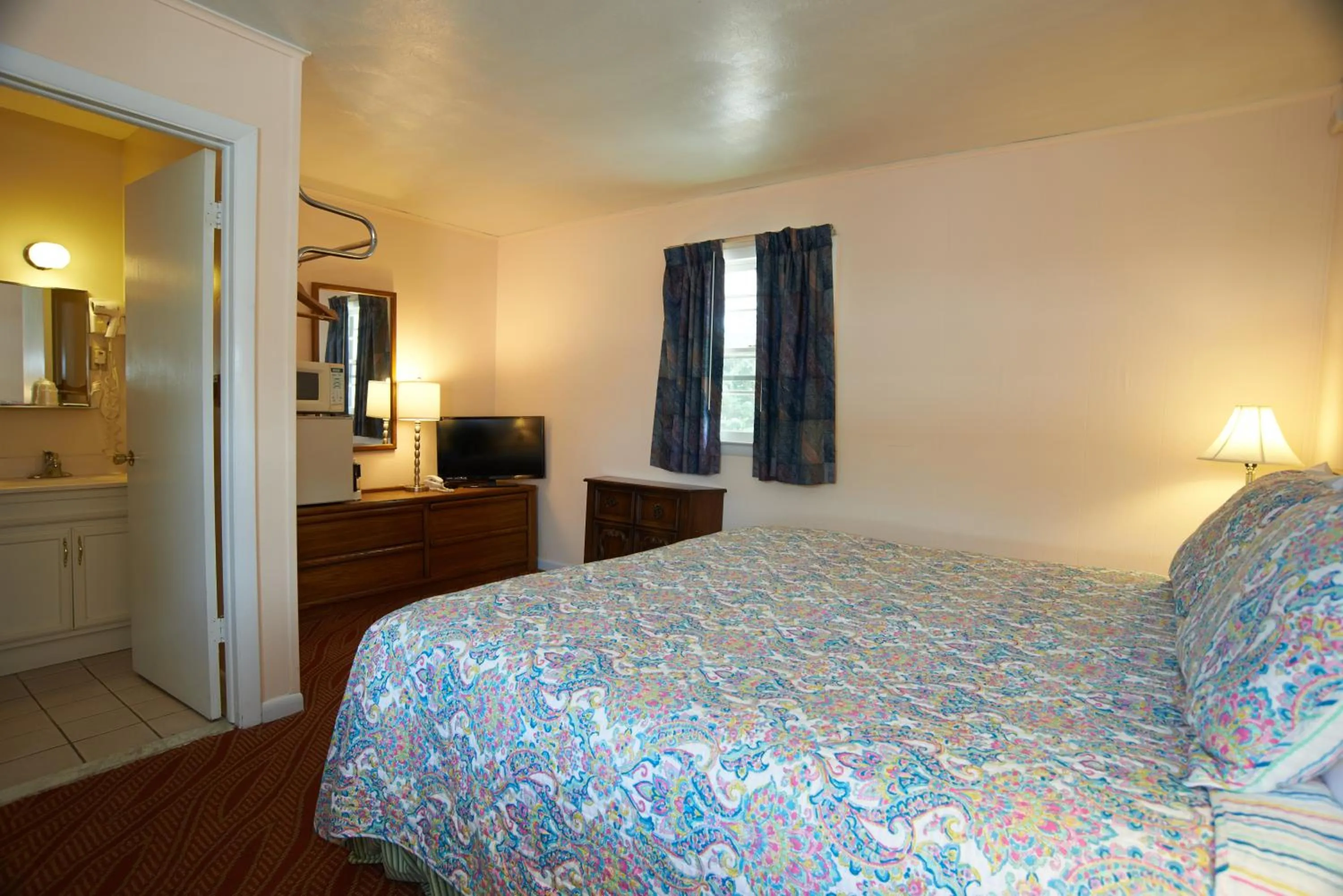 Bed in Clinton Motel