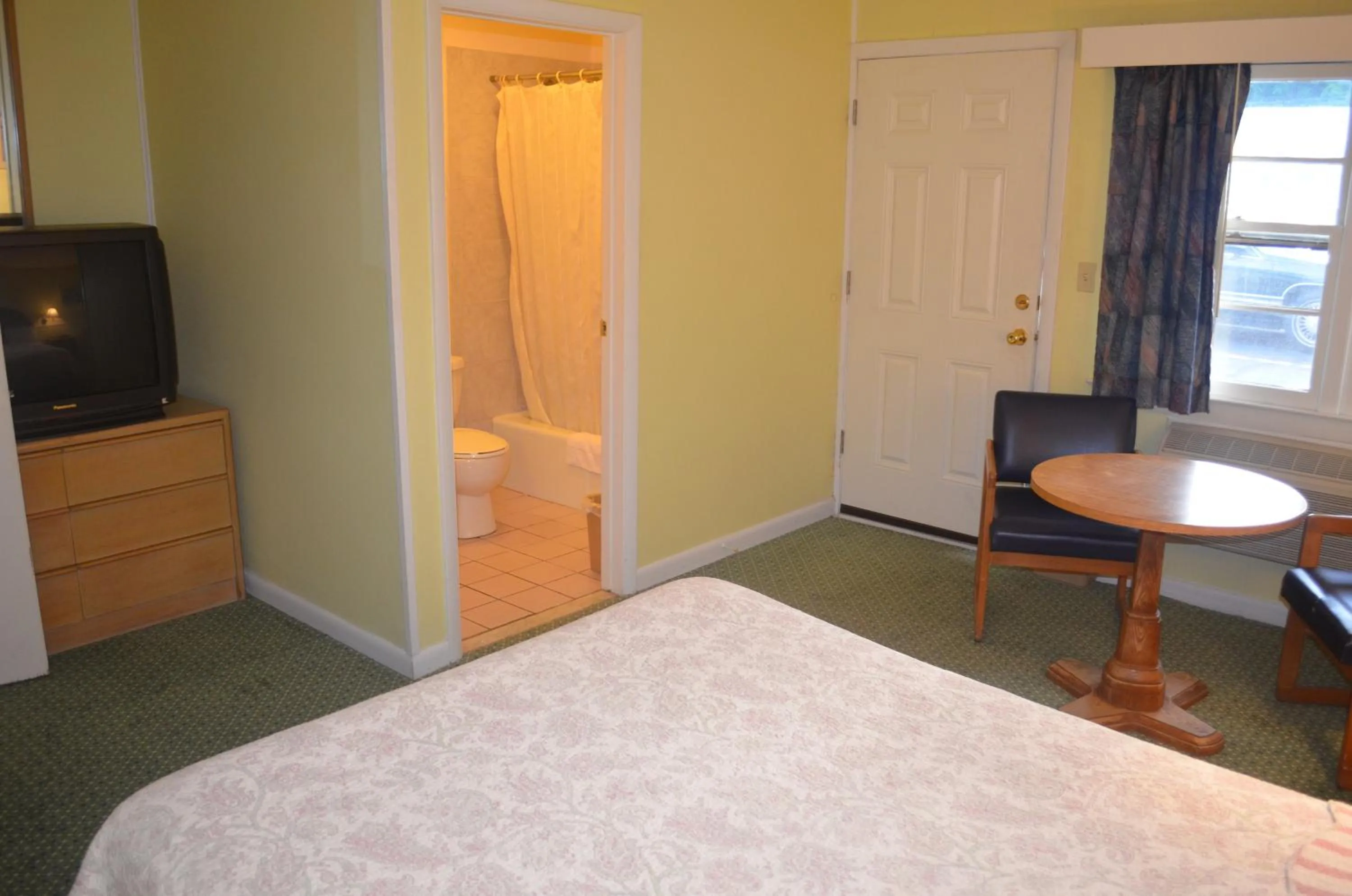 Bed in Clinton Motel