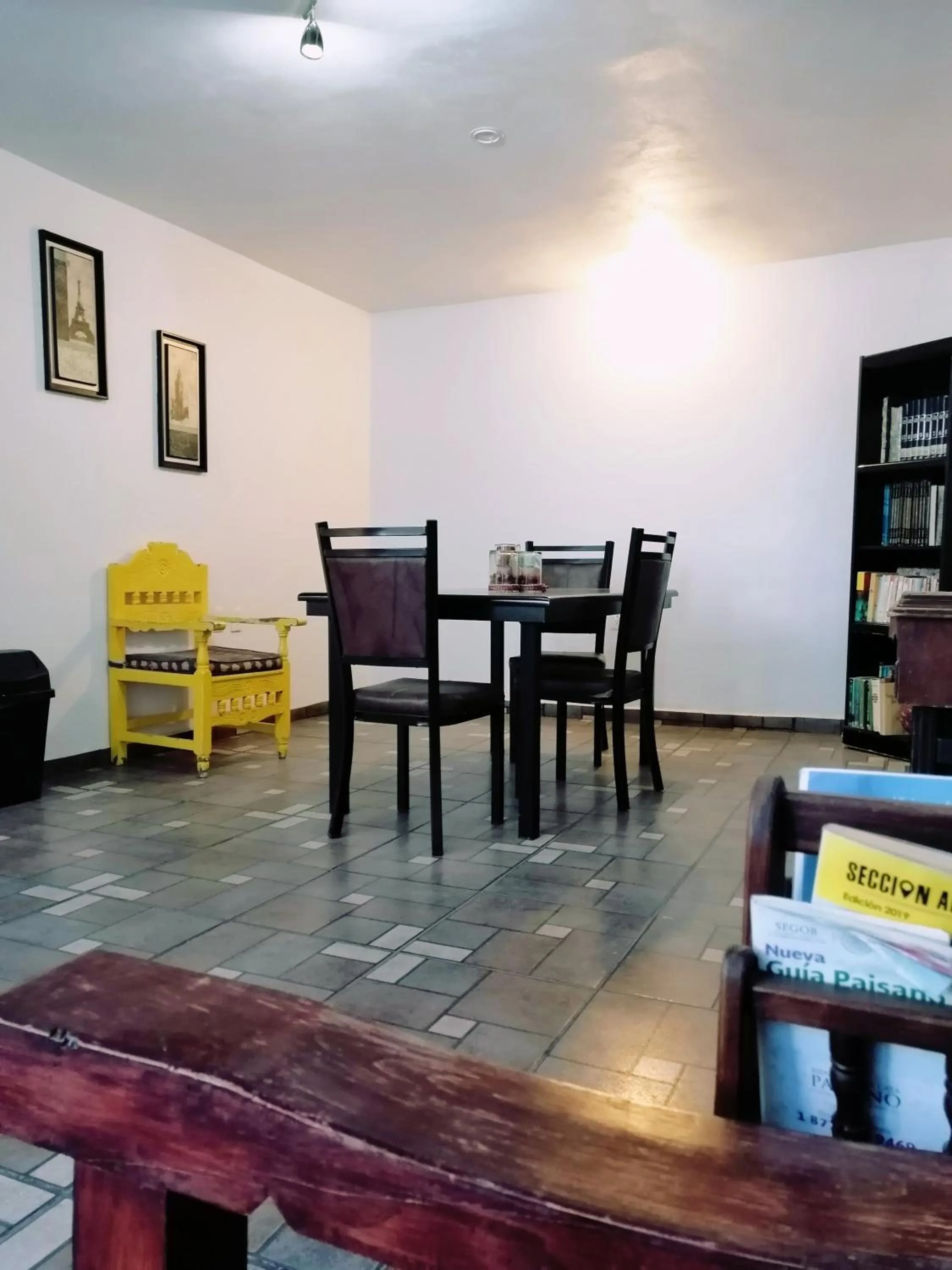 Living room in Hostal Maple