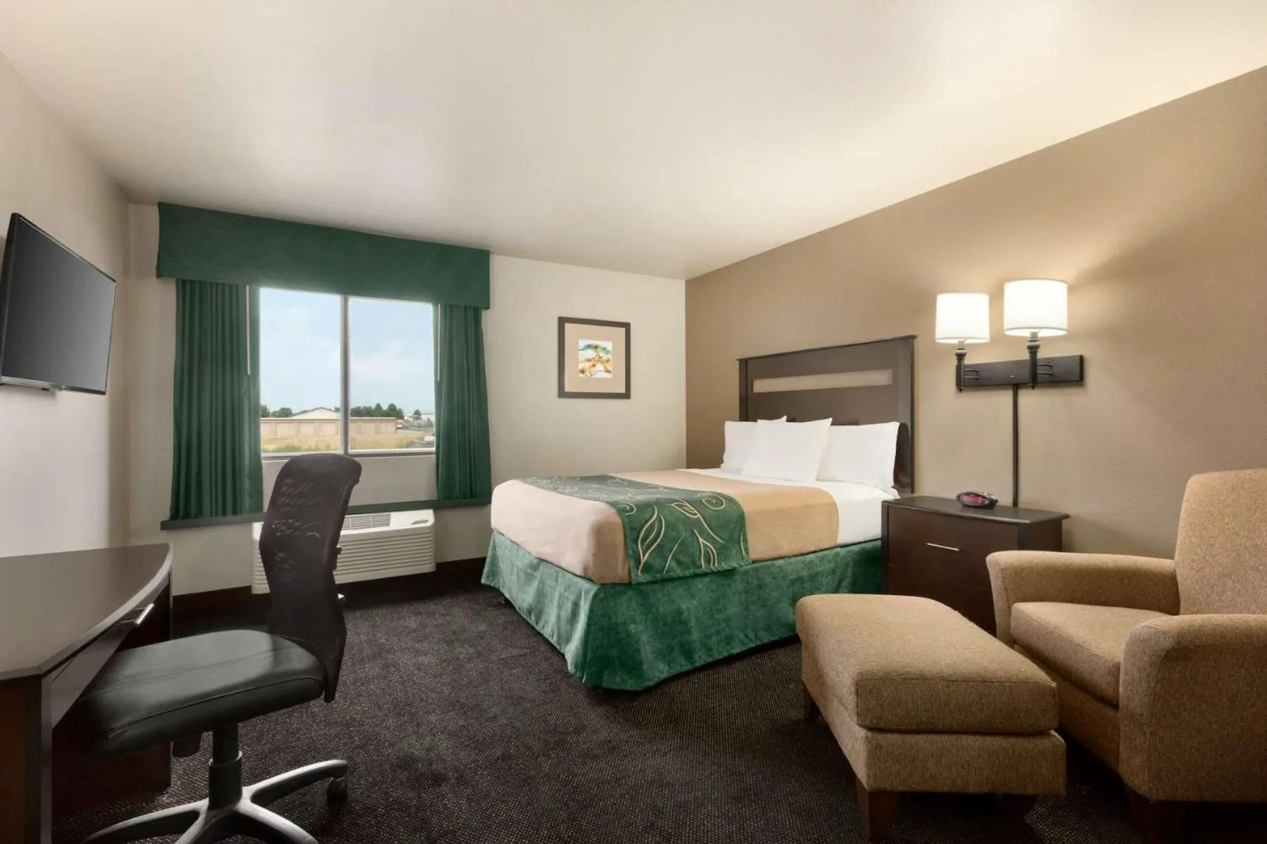 Bedroom, Bed in Baymont by Wyndham Glendive