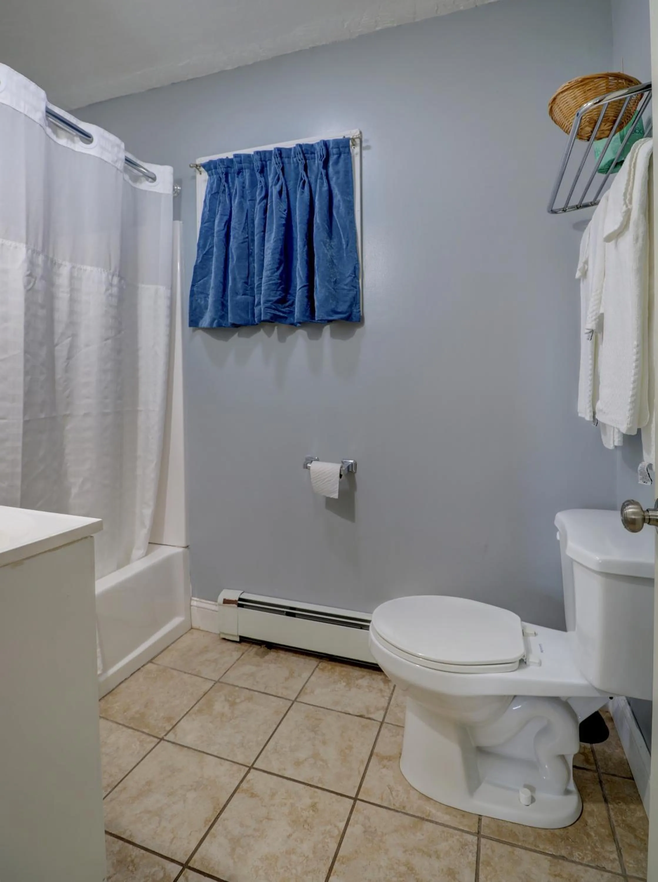 Brookside Inn & Cottages