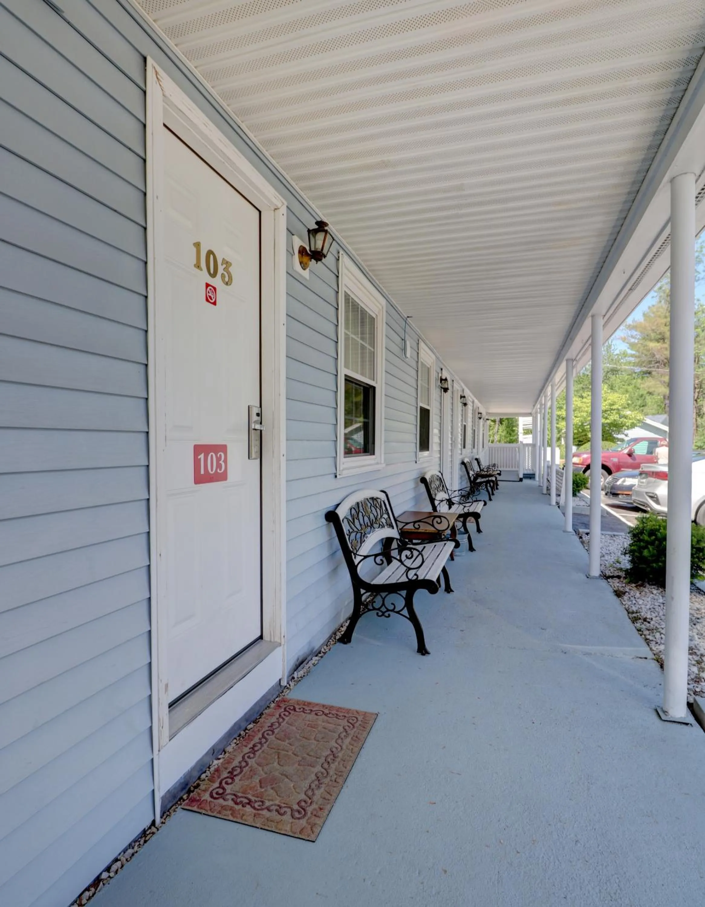 Brookside Inn & Cottages