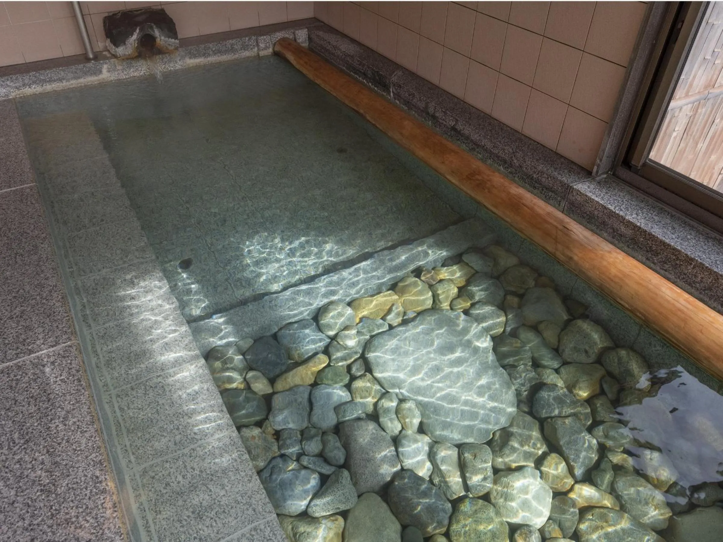 Hot Spring Bath in Shojuen