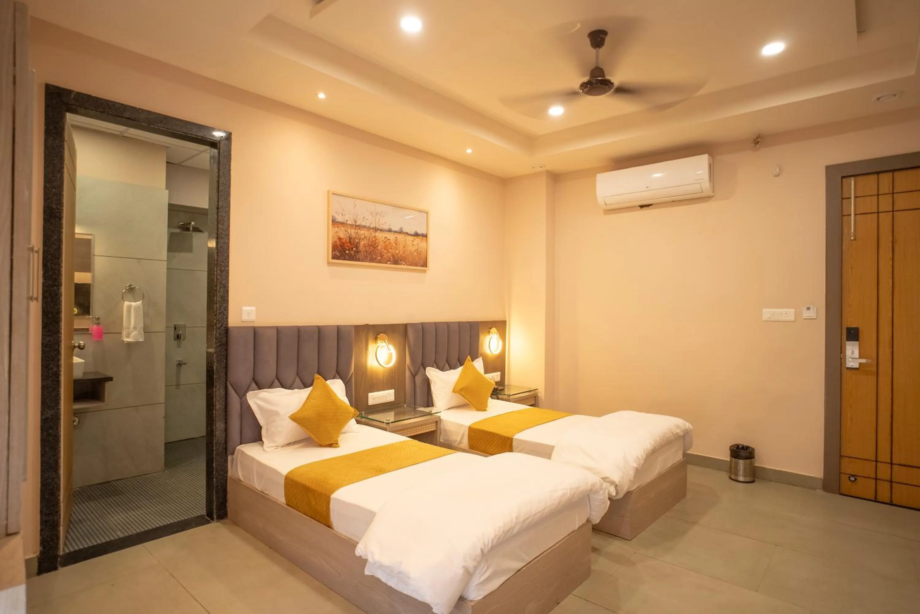 Bedroom, Bed in The White Roots Hotel