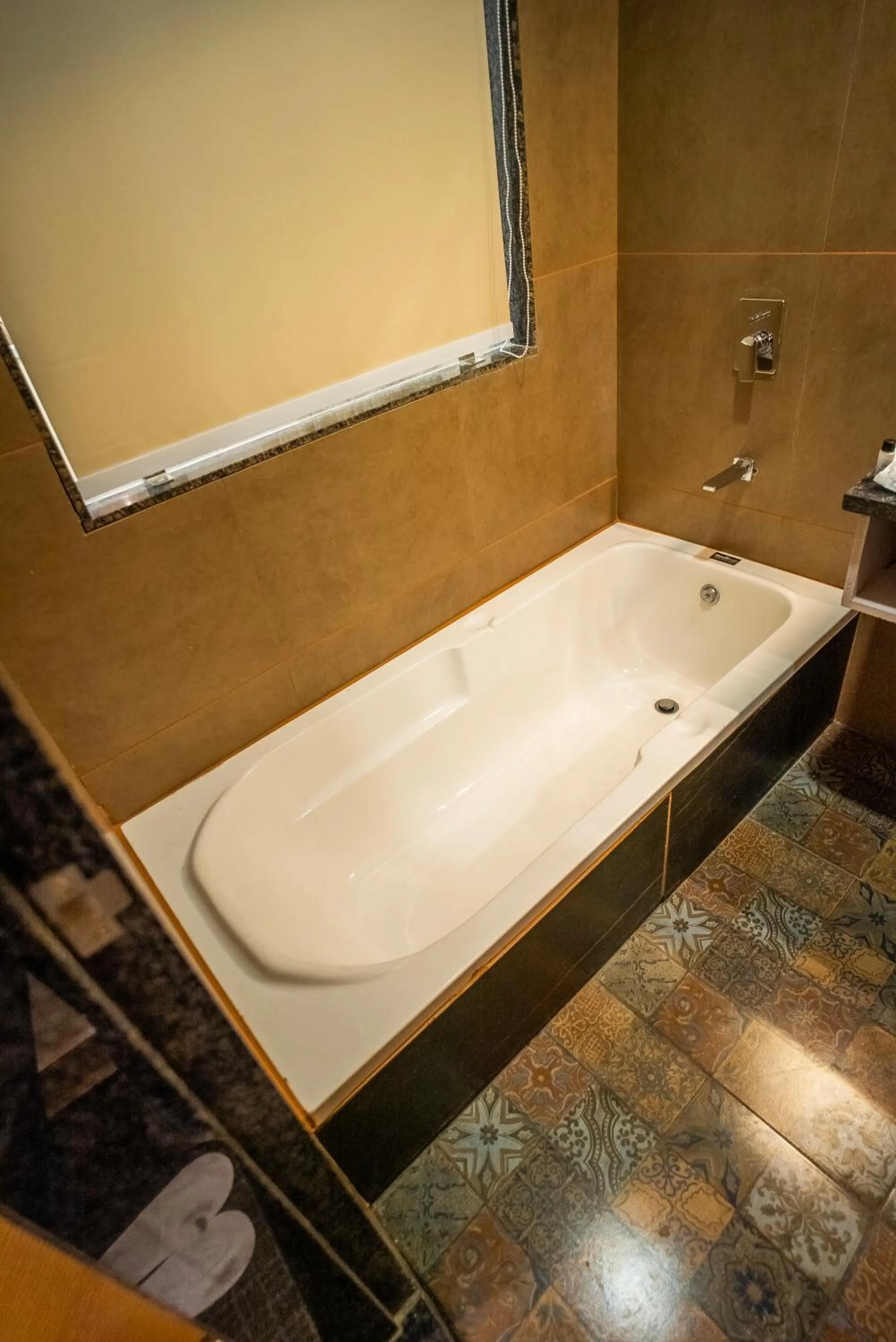 Bath in The White Roots Hotel