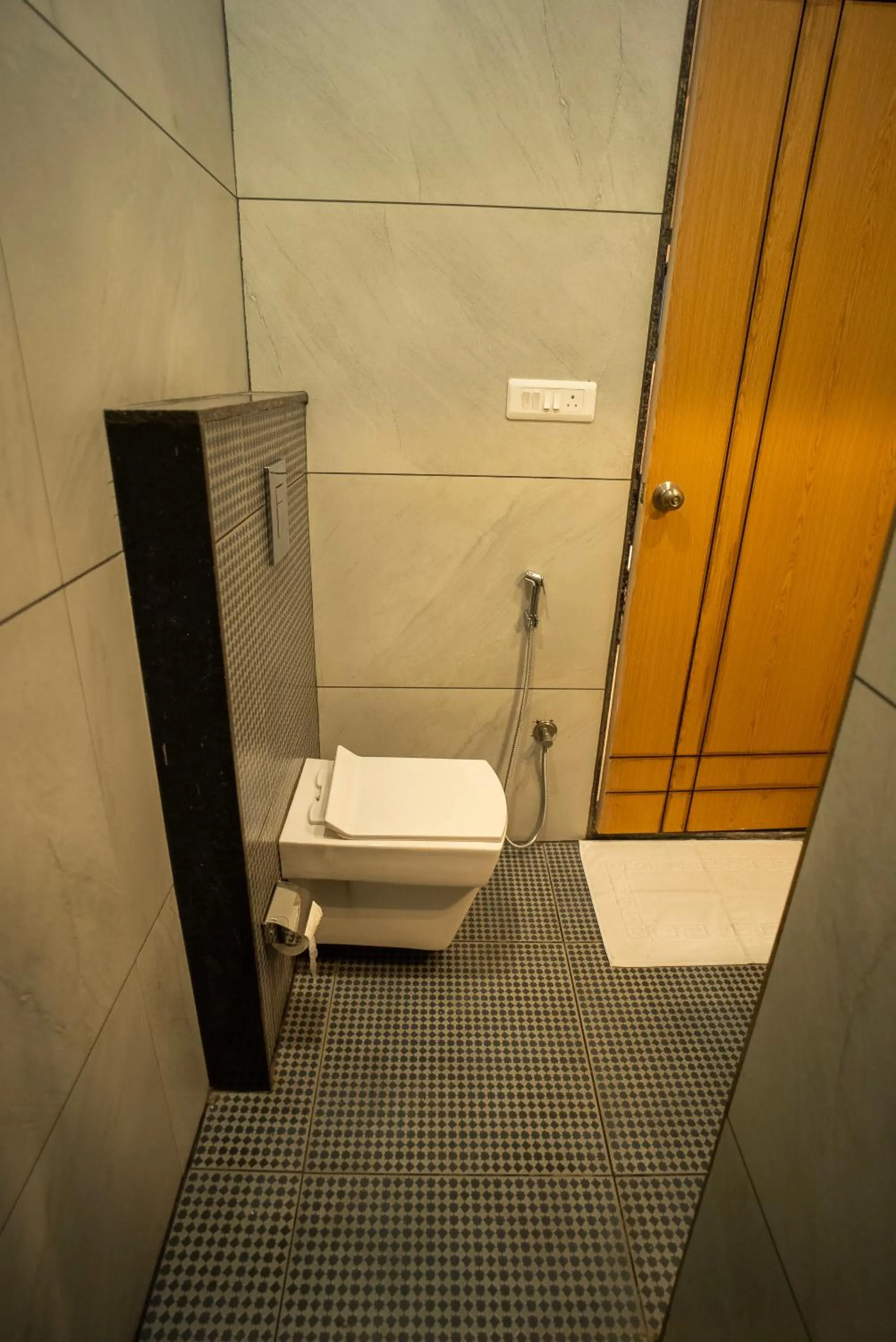 Toilet in The White Roots Hotel