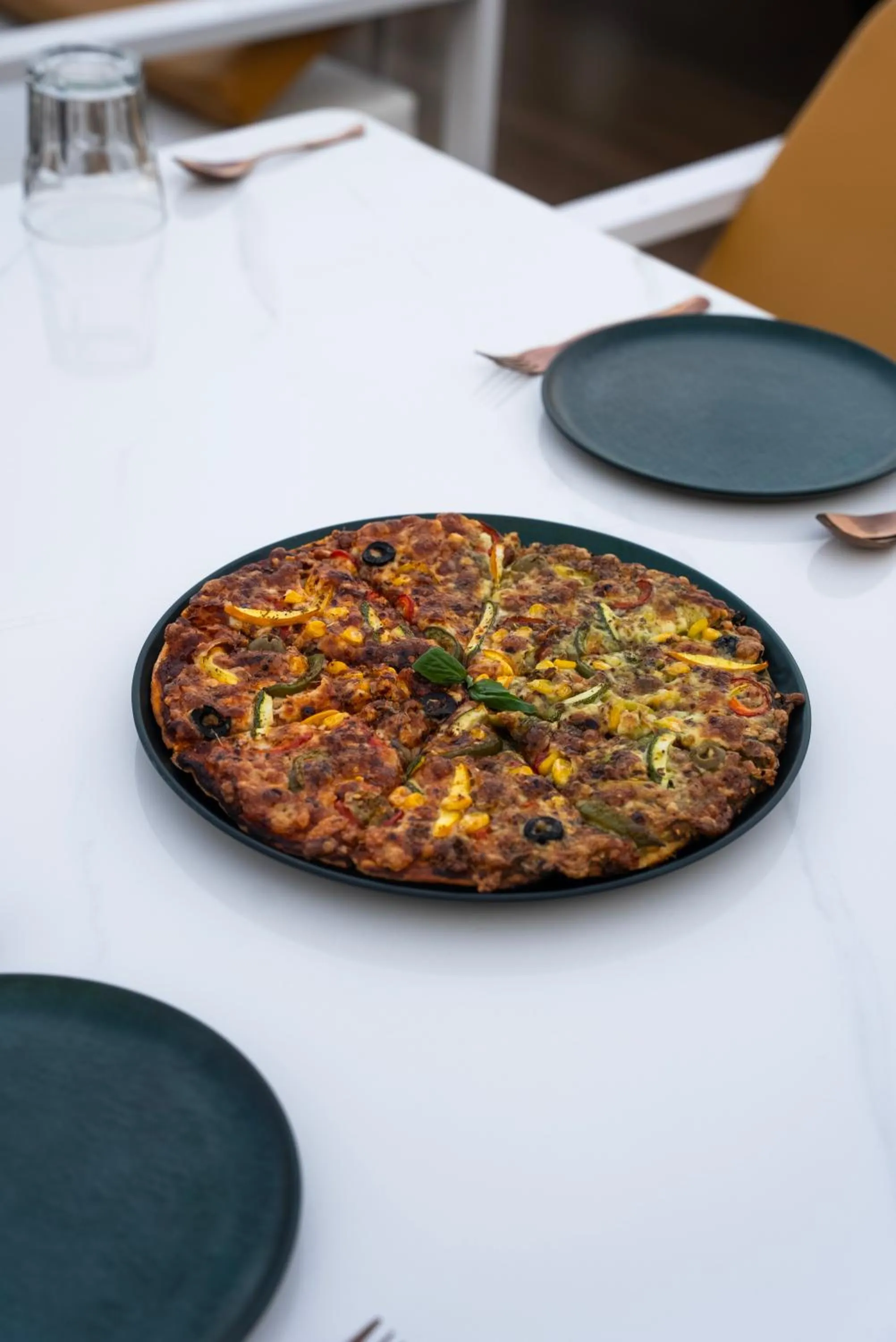 Restaurant/places to eat in The White Roots Hotel