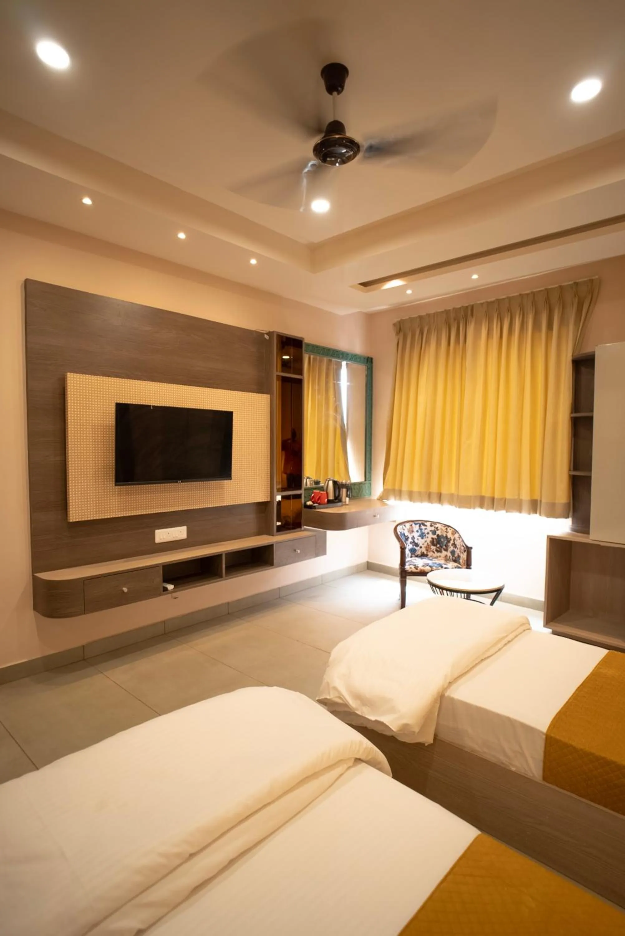 Bed in The White Roots Hotel