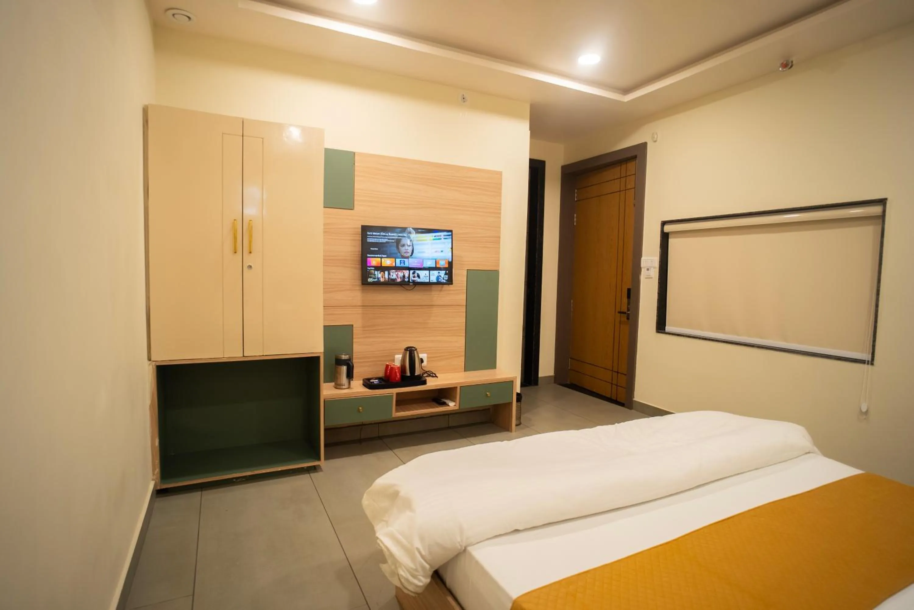 Bed in The White Roots Hotel