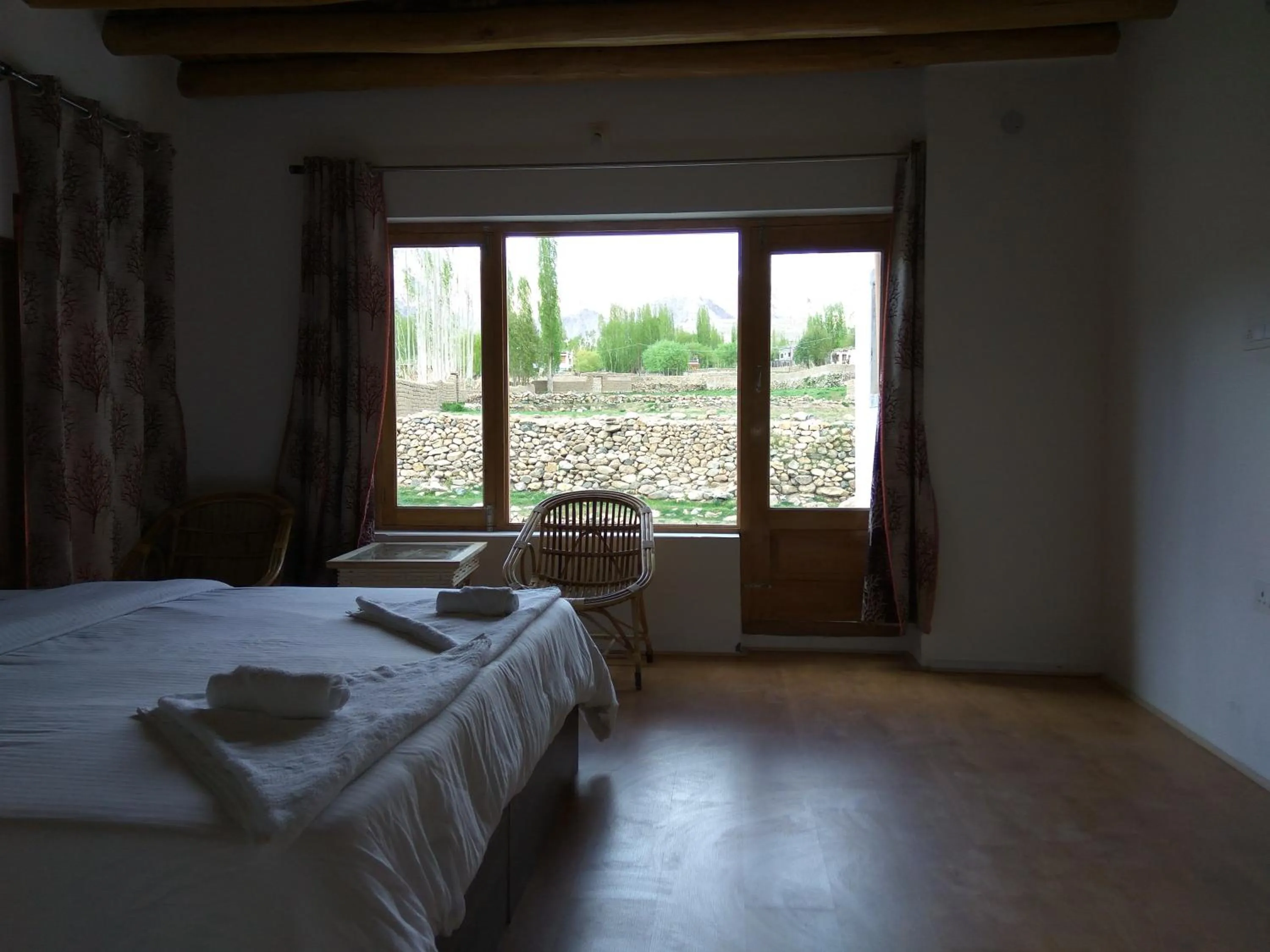 Mountain view, Bed in Shaolin Ladakh