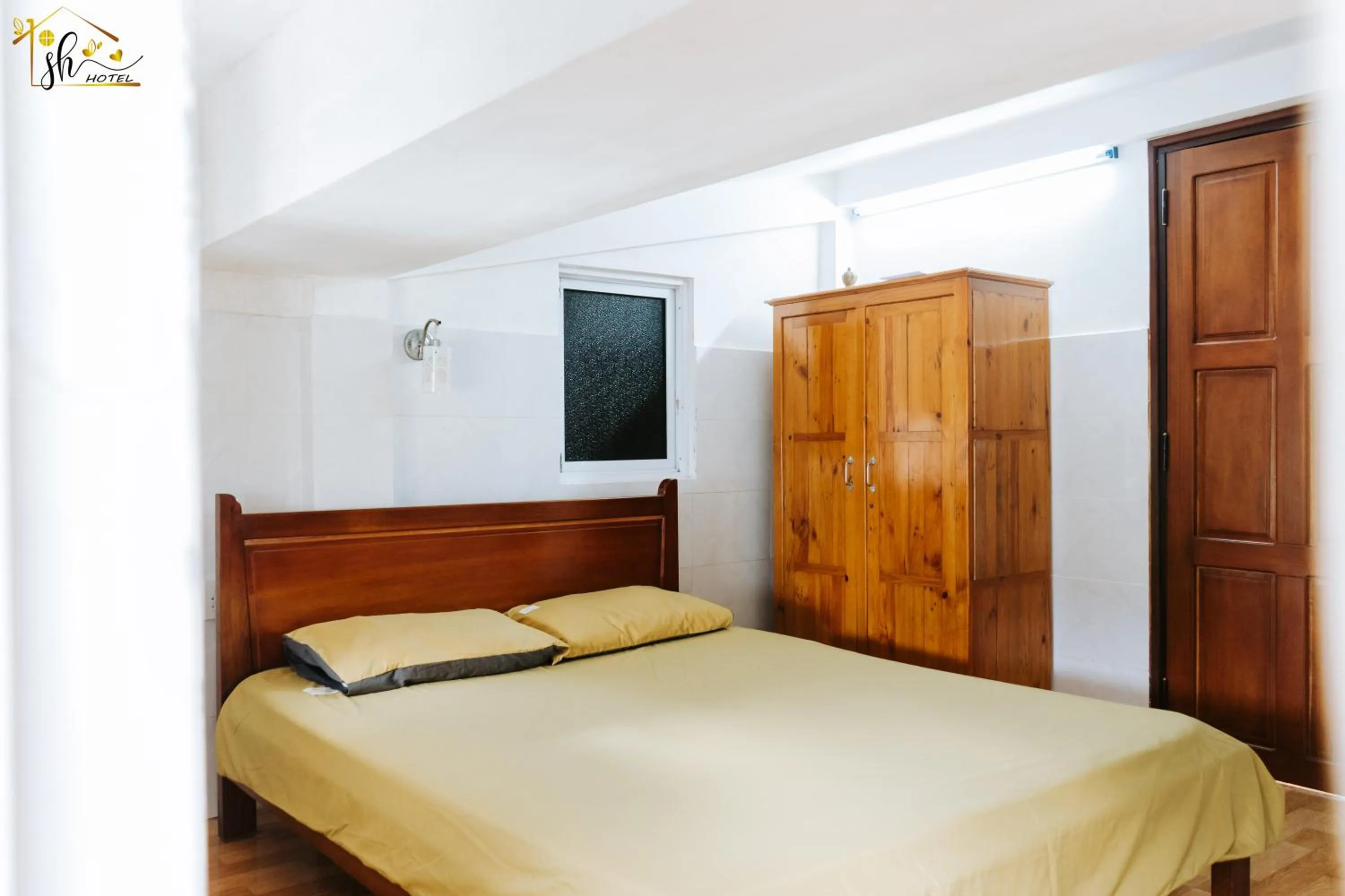 Bed in SH Hotel & Luggage storage