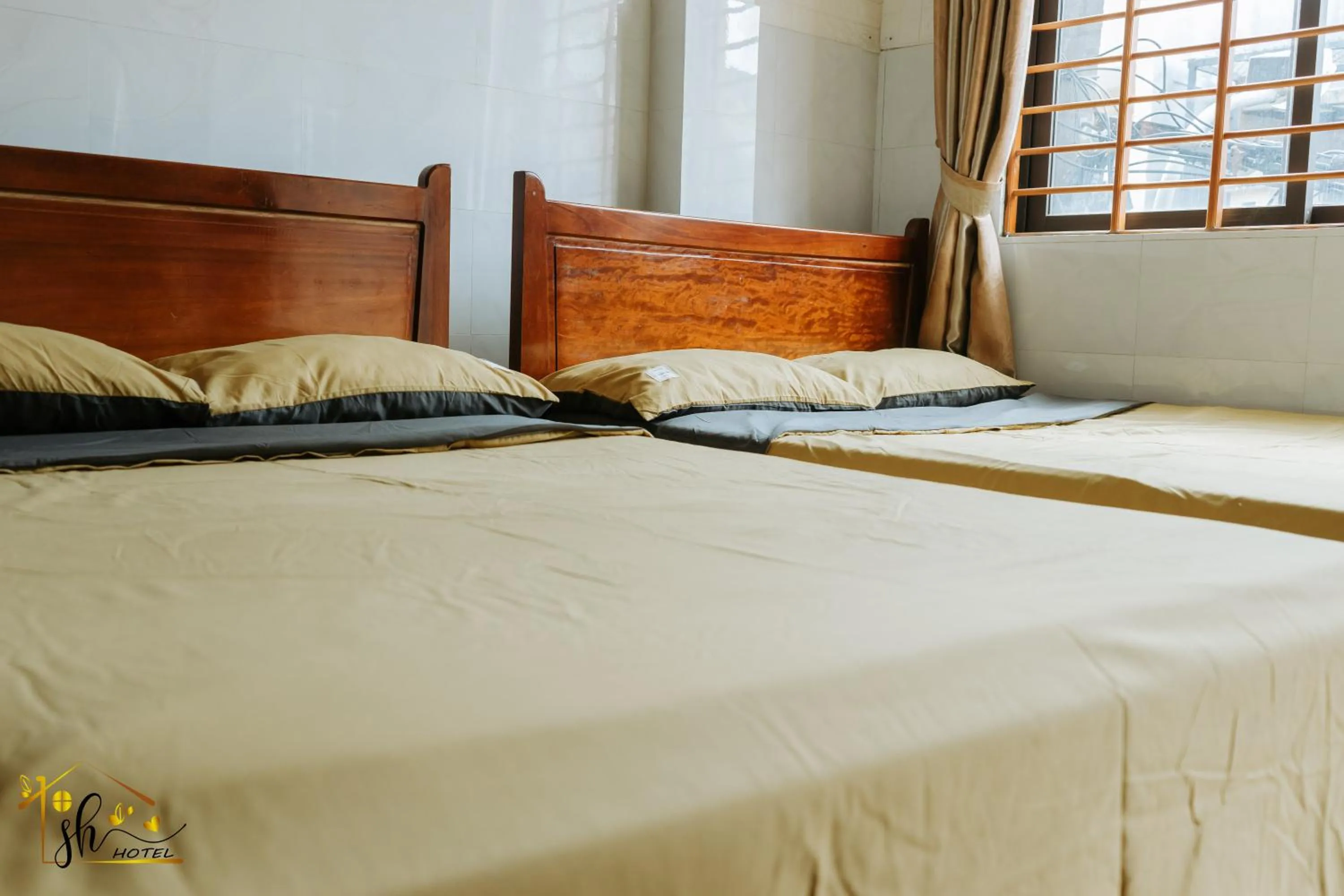 Bed in SH Hotel & Luggage storage