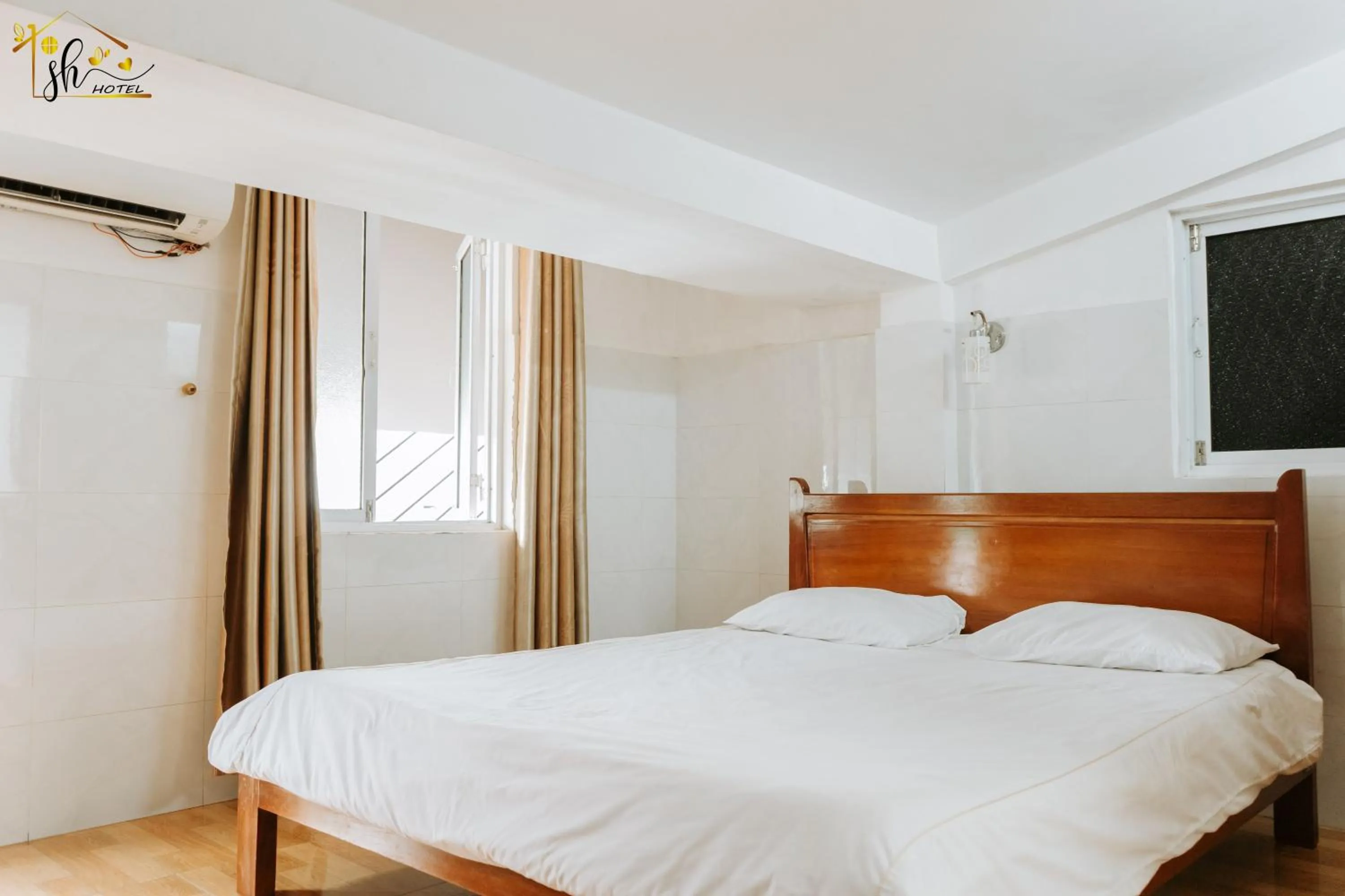 Bed in SH Hotel & Luggage storage