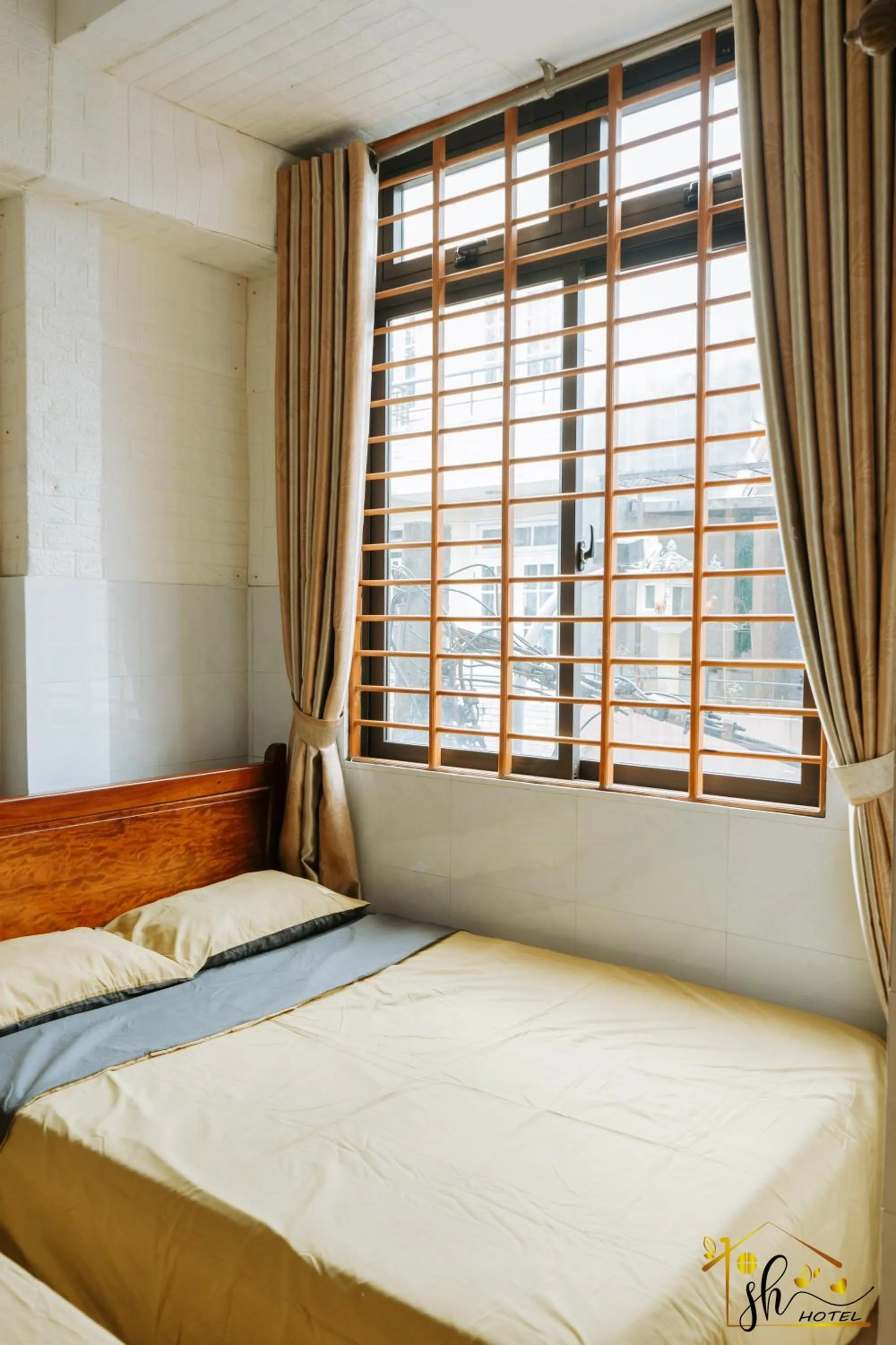 Bed in SH Hotel & Luggage storage