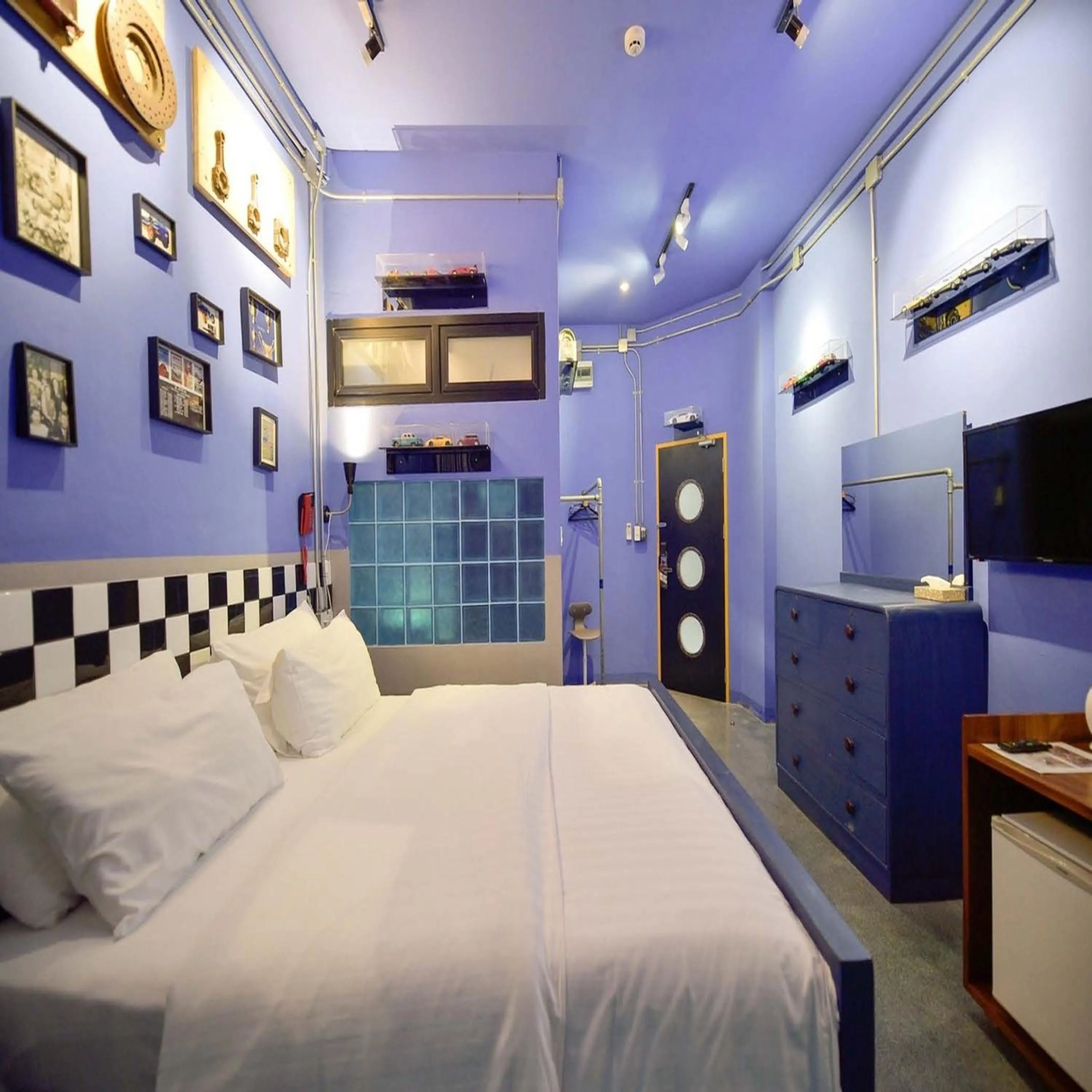 Photo of the whole room, Bed in Collection O Jasaen Stylish Unique Hotel