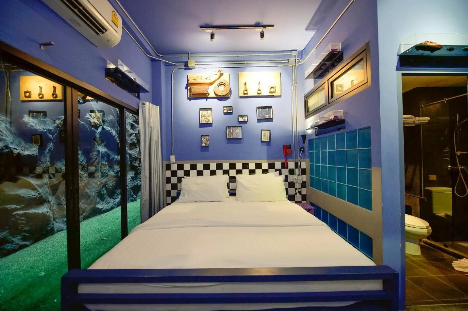 Photo of the whole room, Bed in Collection O Jasaen Stylish Unique Hotel