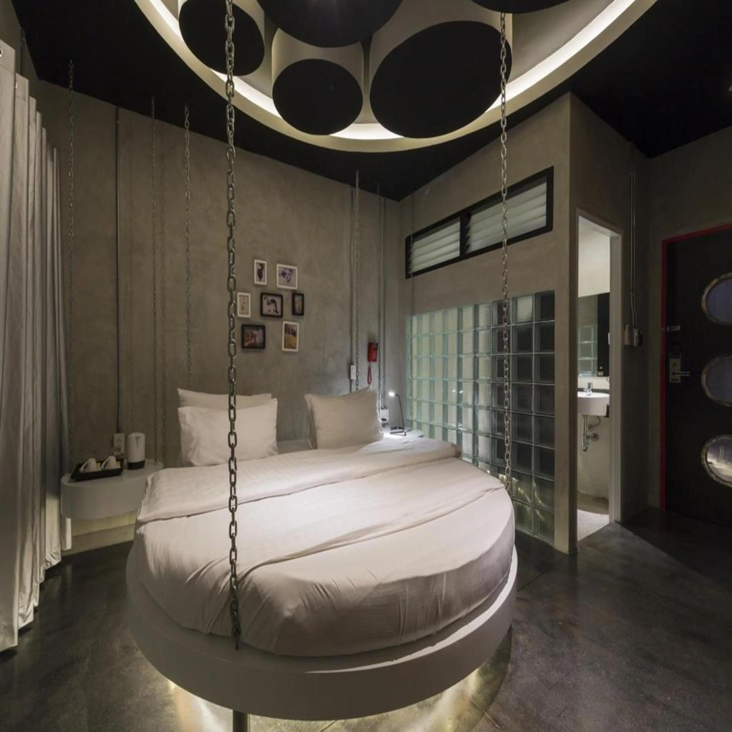 Photo of the whole room, Bed in Collection O Jasaen Stylish Unique Hotel