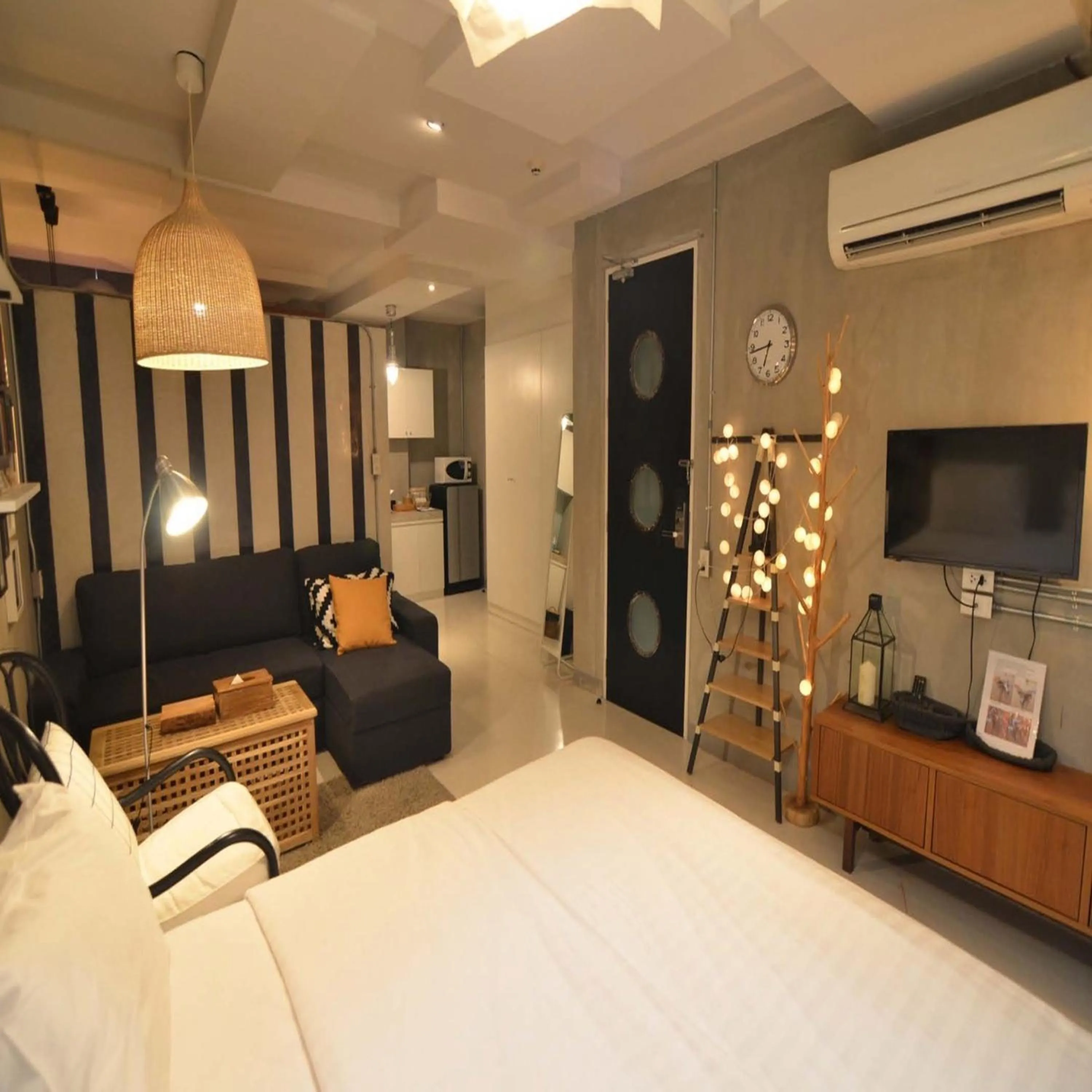 Photo of the whole room, Bed in Collection O Jasaen Stylish Unique Hotel