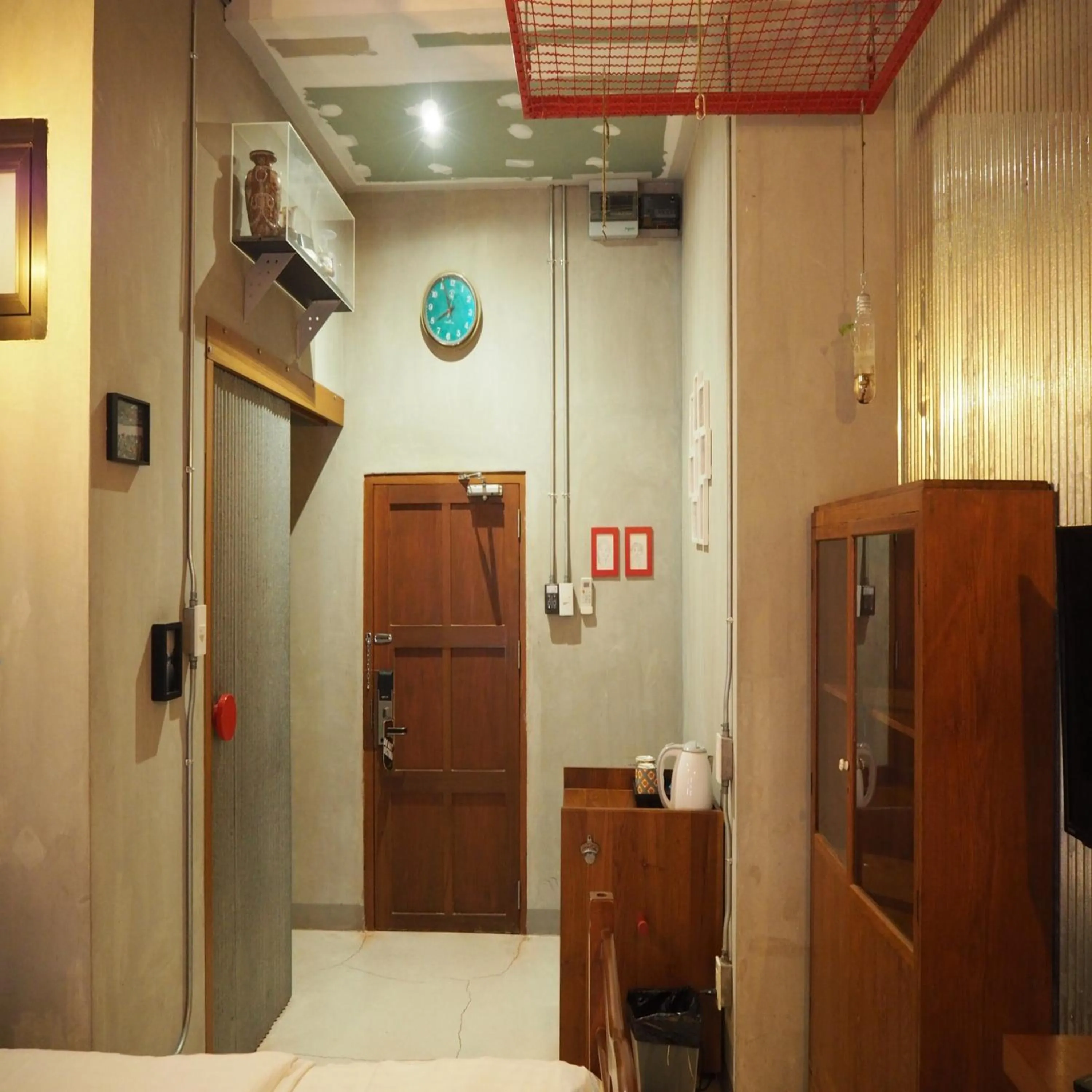 Photo of the whole room in Collection O Jasaen Stylish Unique Hotel