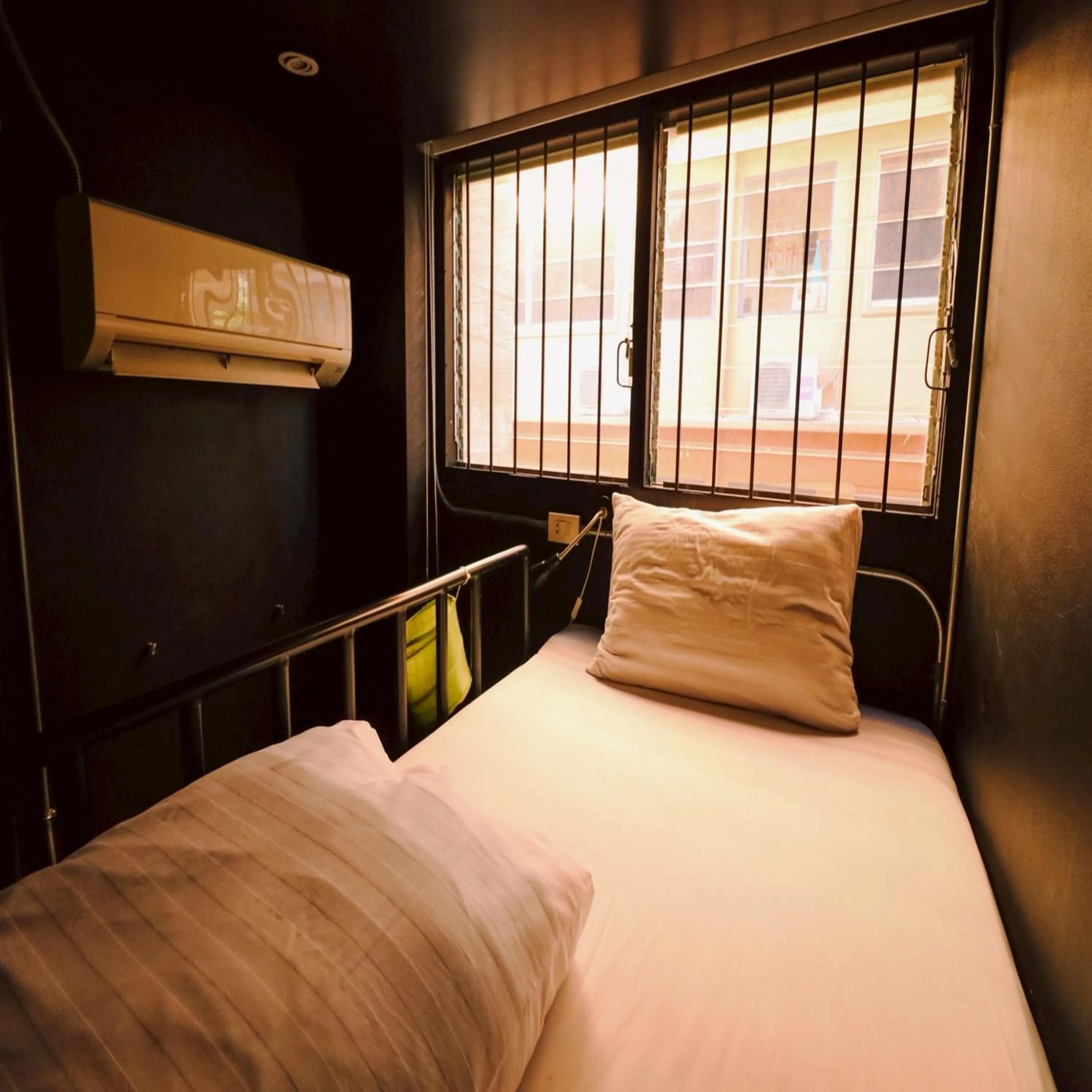 Photo of the whole room, Bed in Collection O Jasaen Stylish Unique Hotel