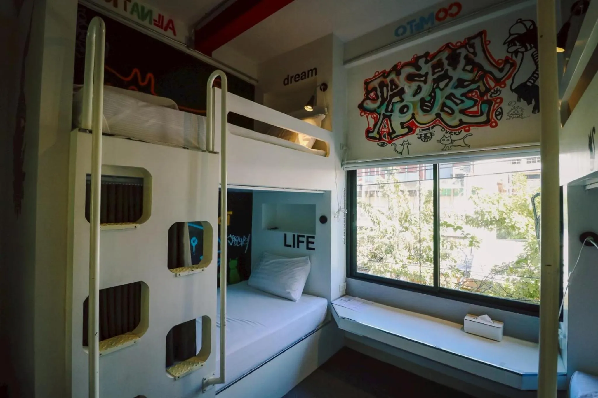 Photo of the whole room, Bed in Collection O Jasaen Stylish Unique Hotel