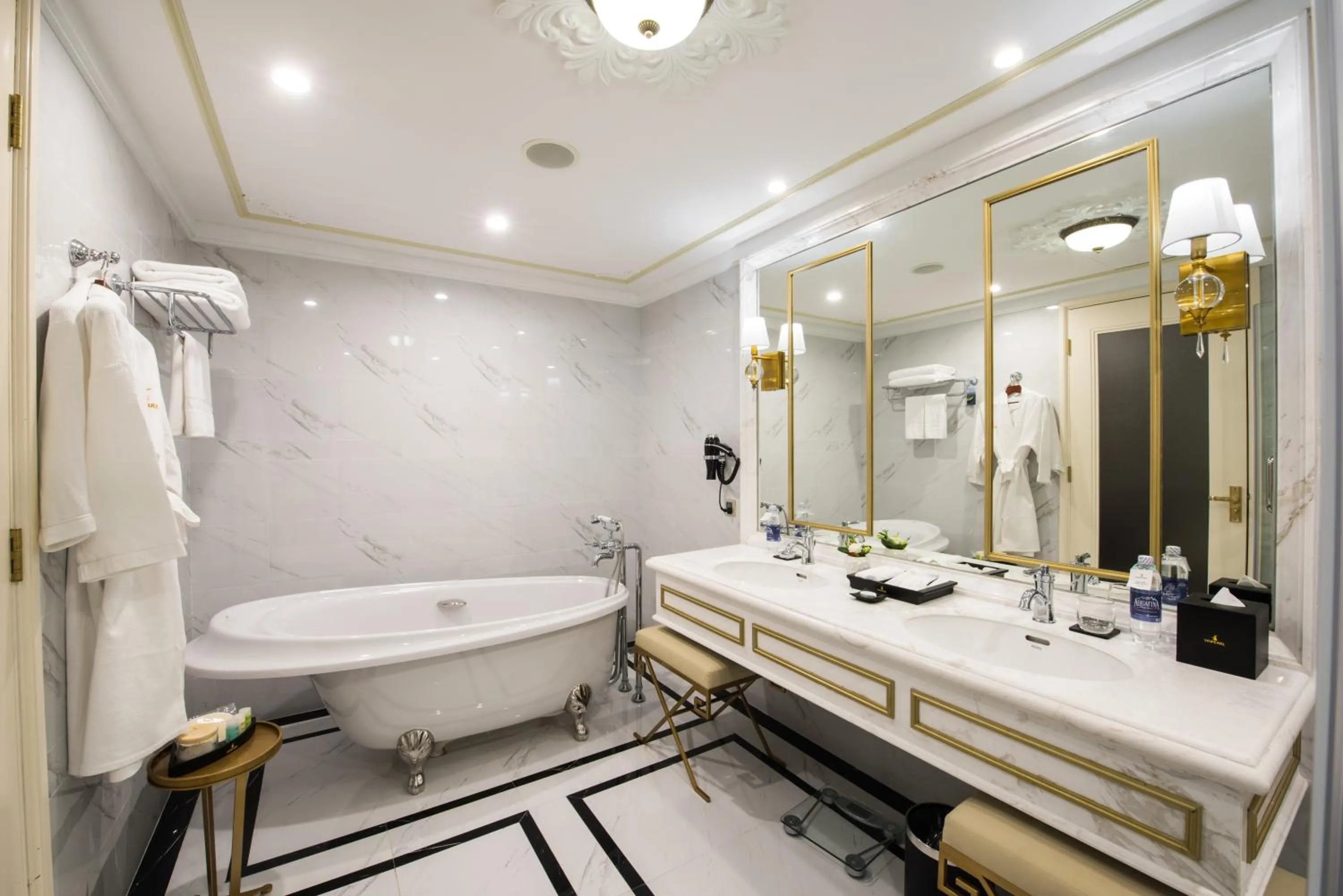 Bathroom in Vinpearl Resort & Spa Ha Long