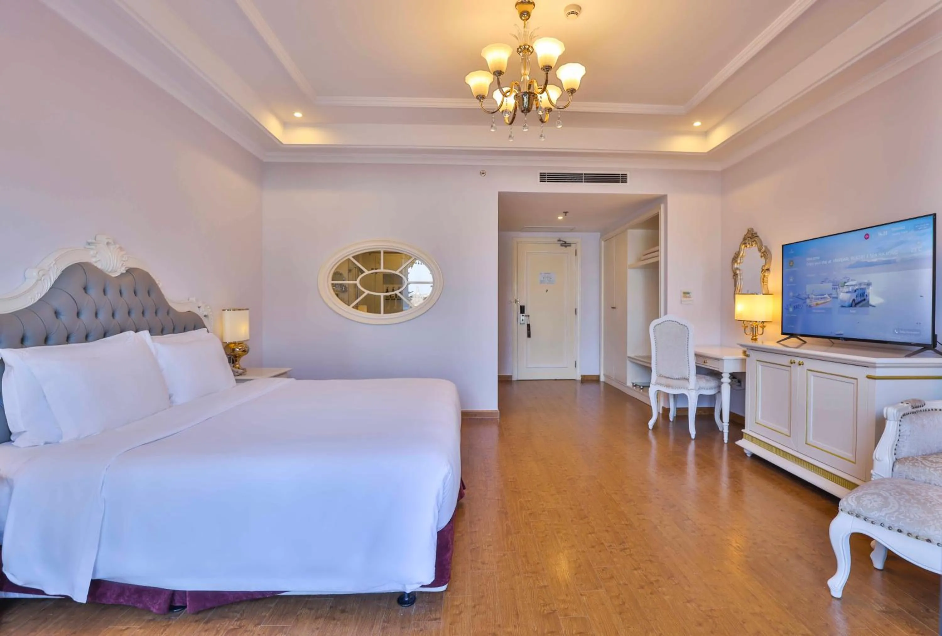 Bedroom, Bed in Vinpearl Resort & Spa Ha Long