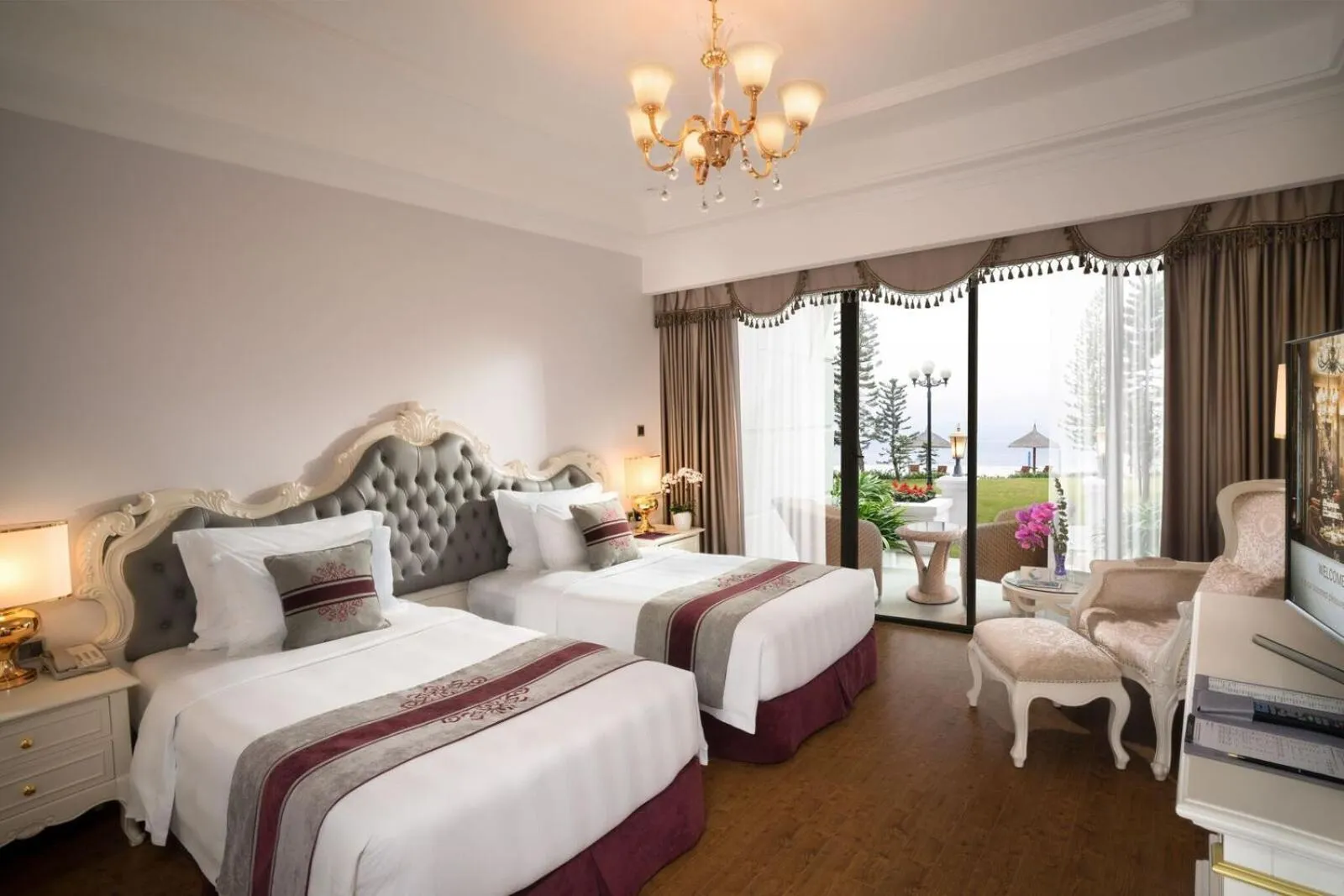 Photo of the whole room, Bed in Vinpearl Resort & Spa Ha Long
