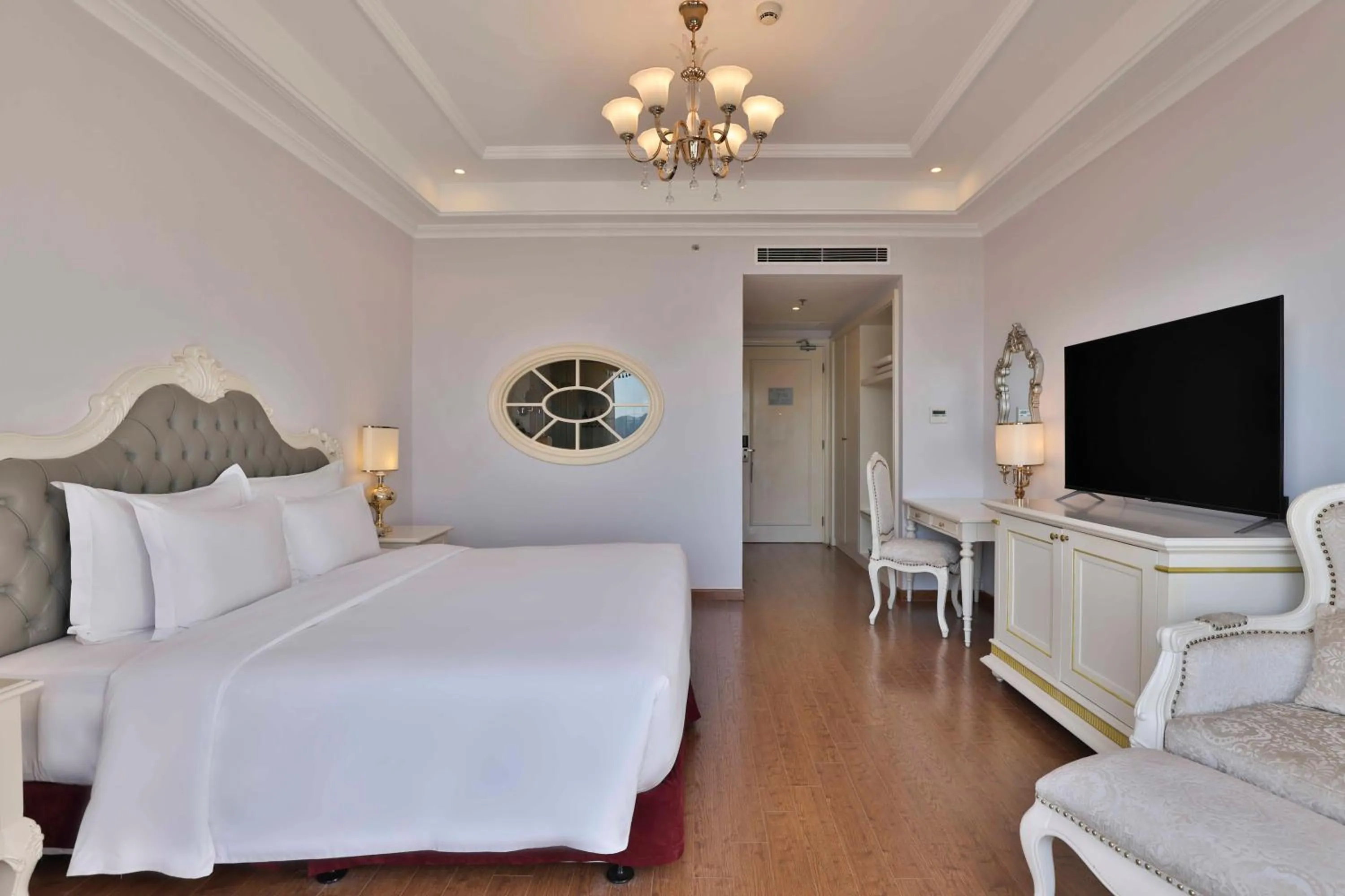Bedroom, Bed in Vinpearl Resort & Spa Ha Long