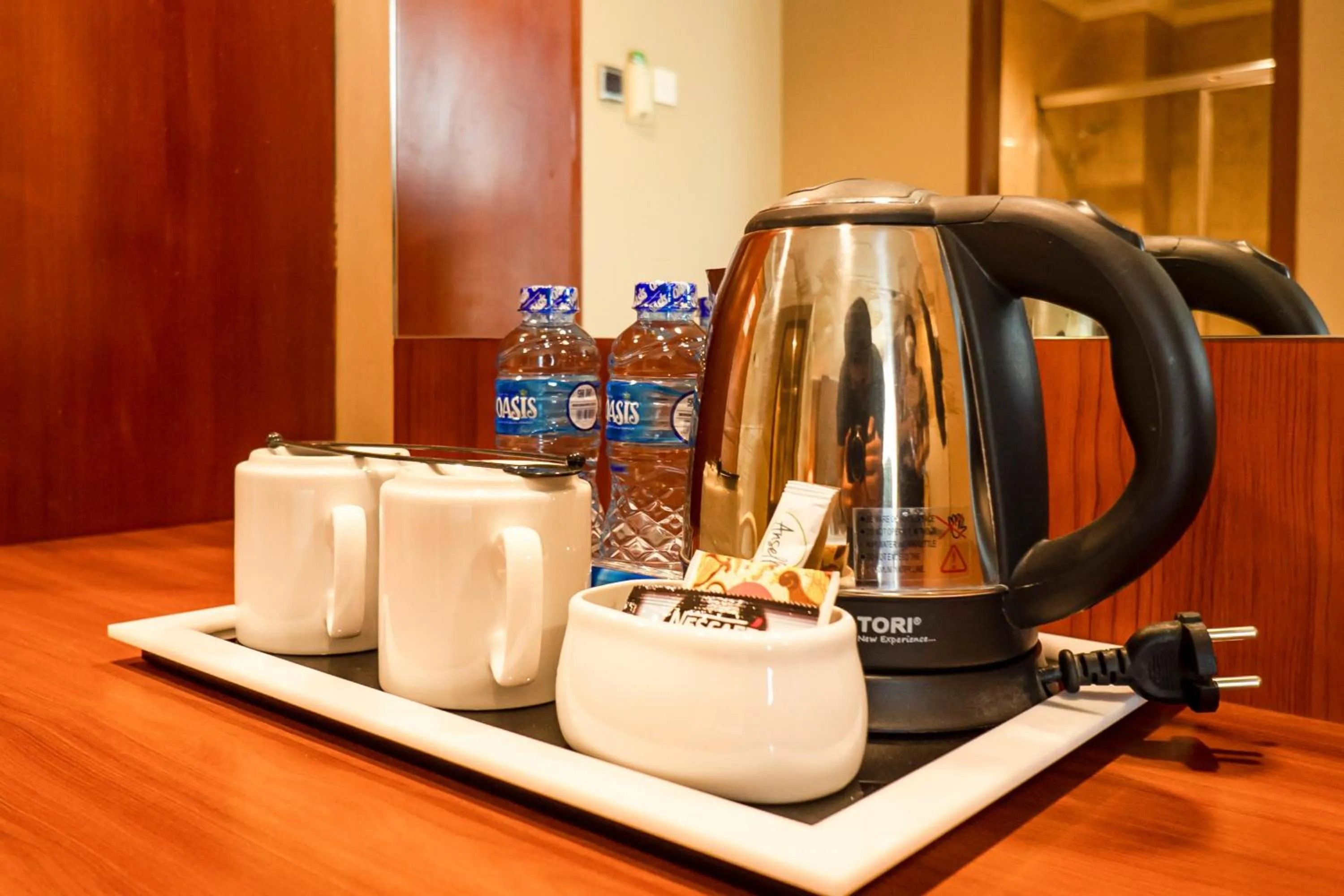Coffee/tea facilities in Olympic Hotel