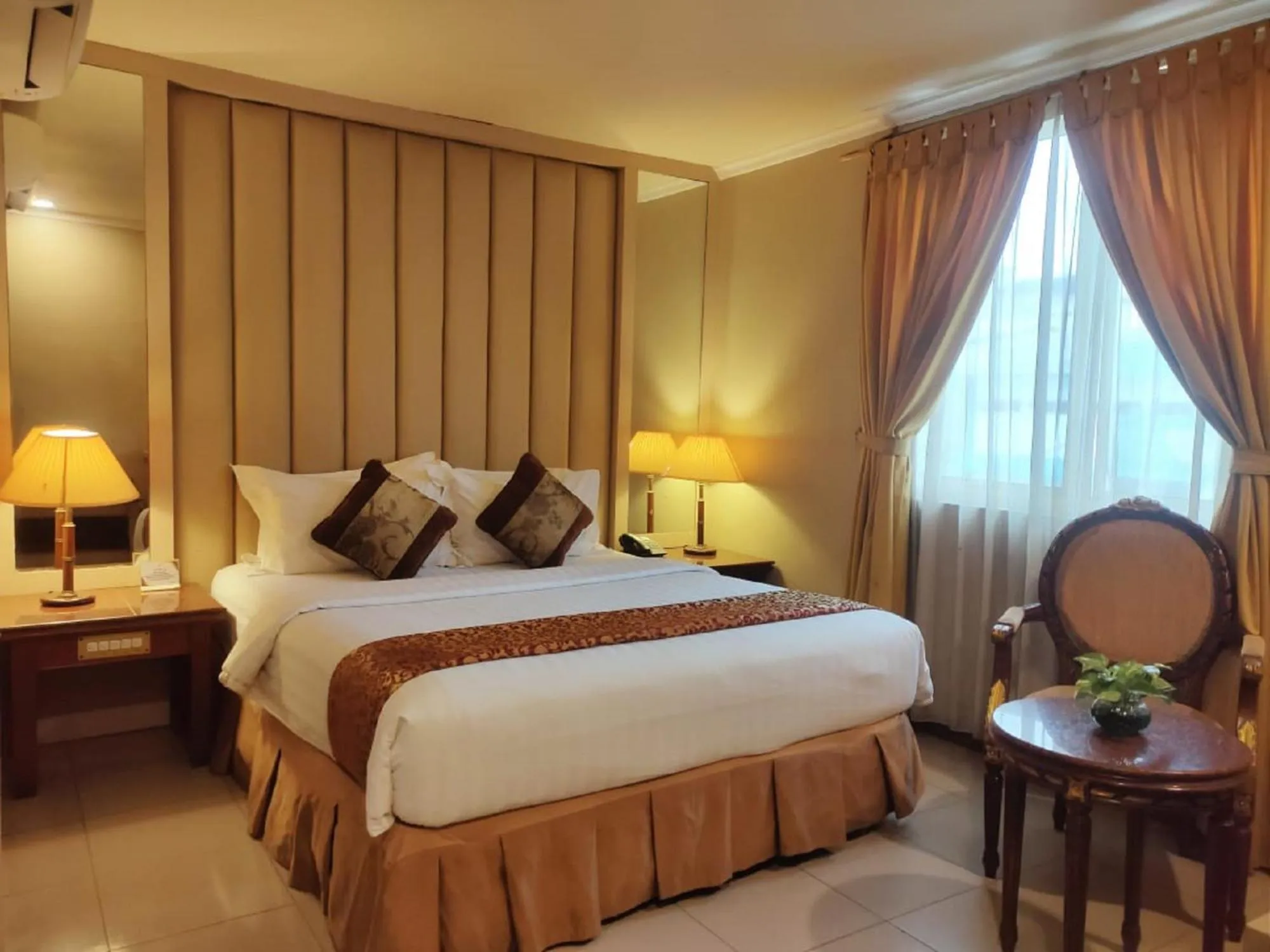 Bed in Olympic Hotel