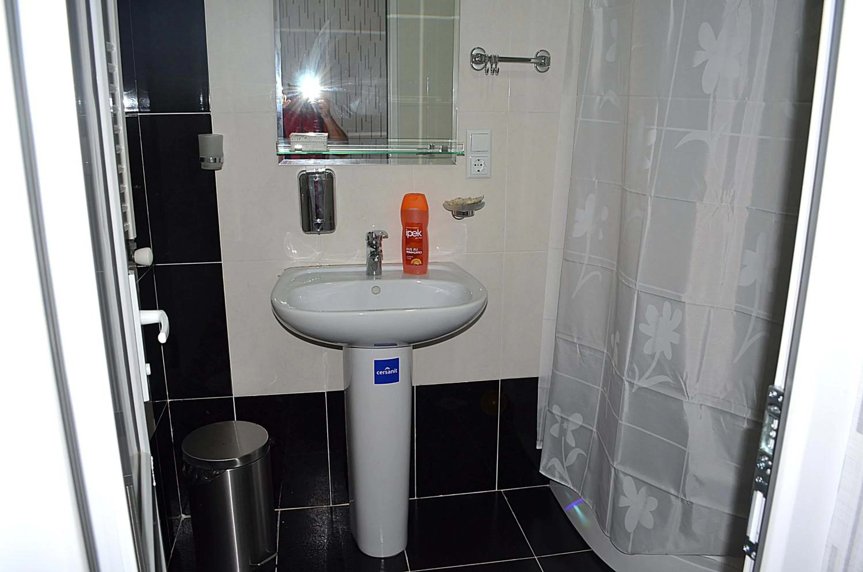 Bathroom in Hotel Okriba