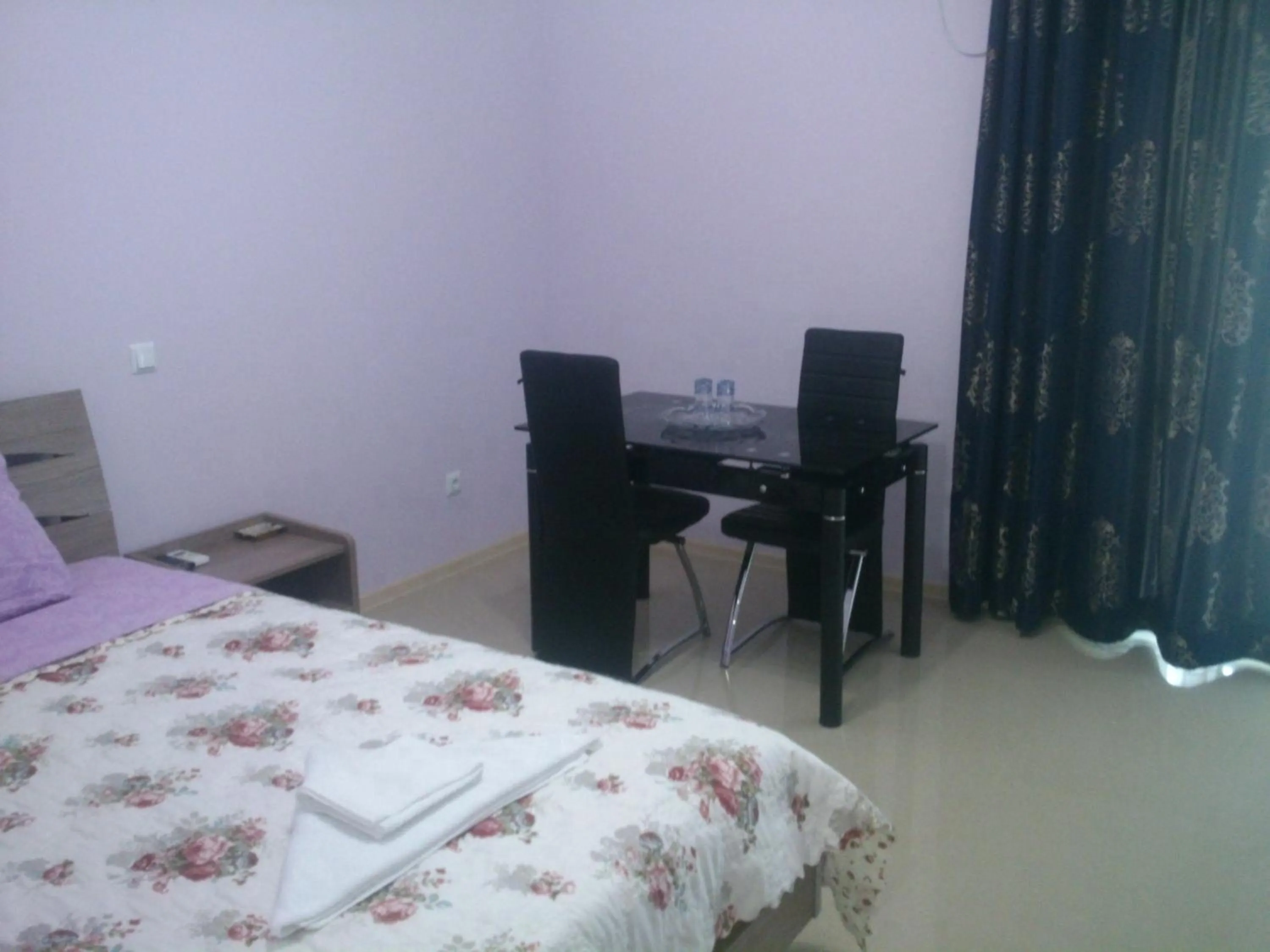 Dining area, Bed in Hotel Okriba