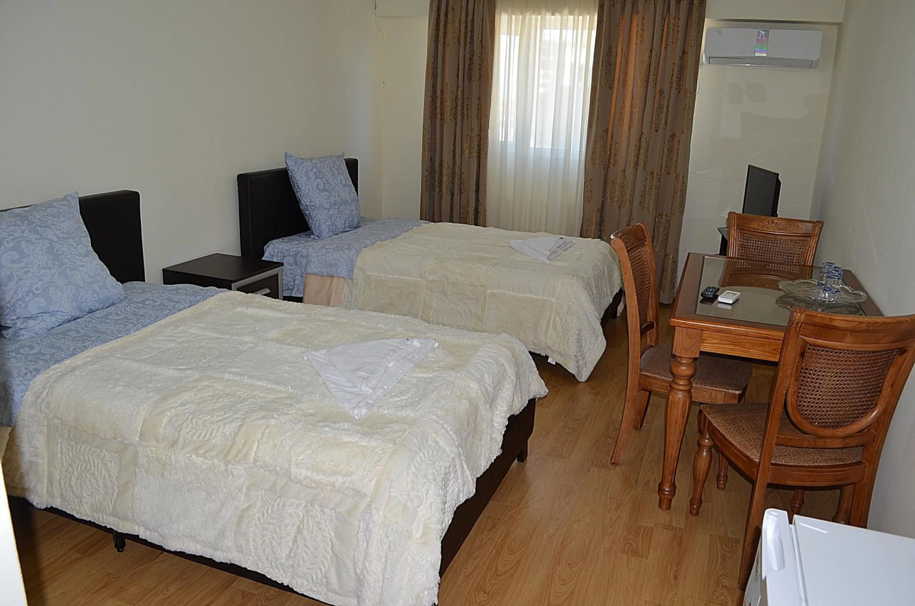 Day, Bed in Hotel Okriba