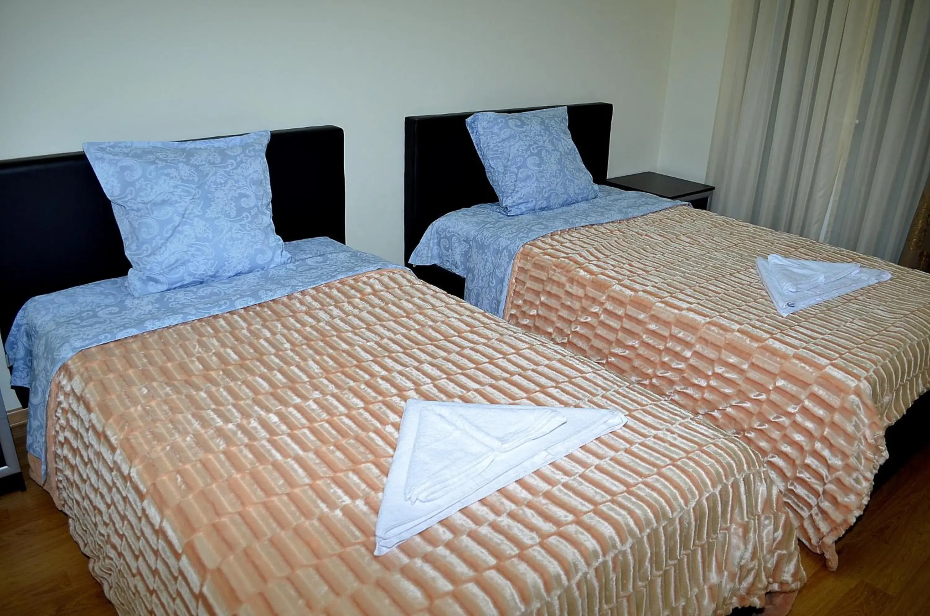 Basic Triple Room in Hotel Okriba Basic Triple Room in Hotel Okriba