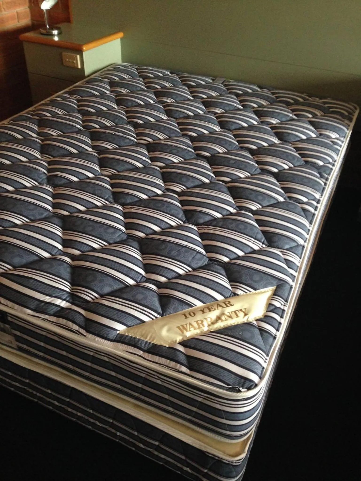 Bed in Mulwala Paradise Palms Motel