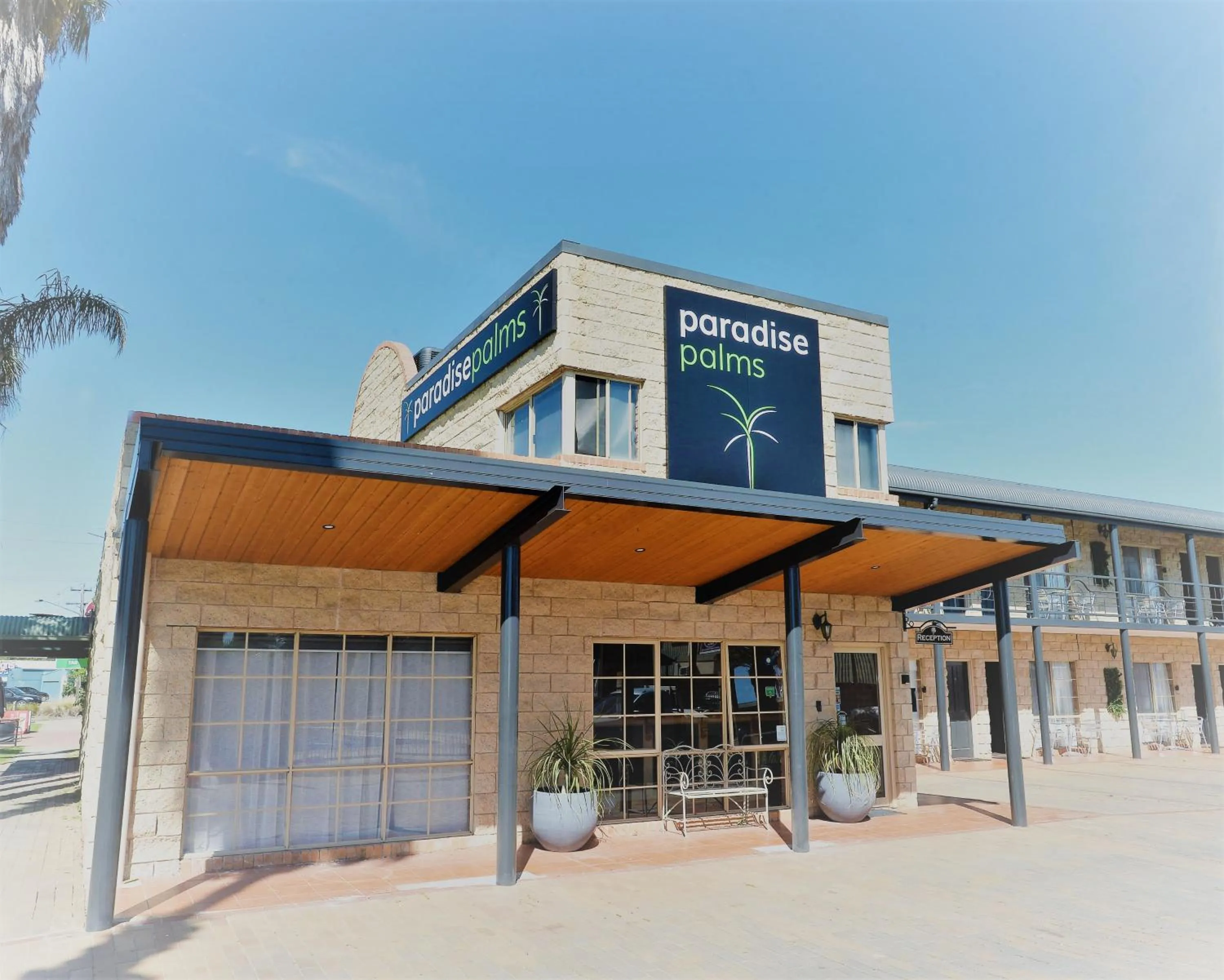 Facade/entrance, Property Building in Mulwala Paradise Palms Motel