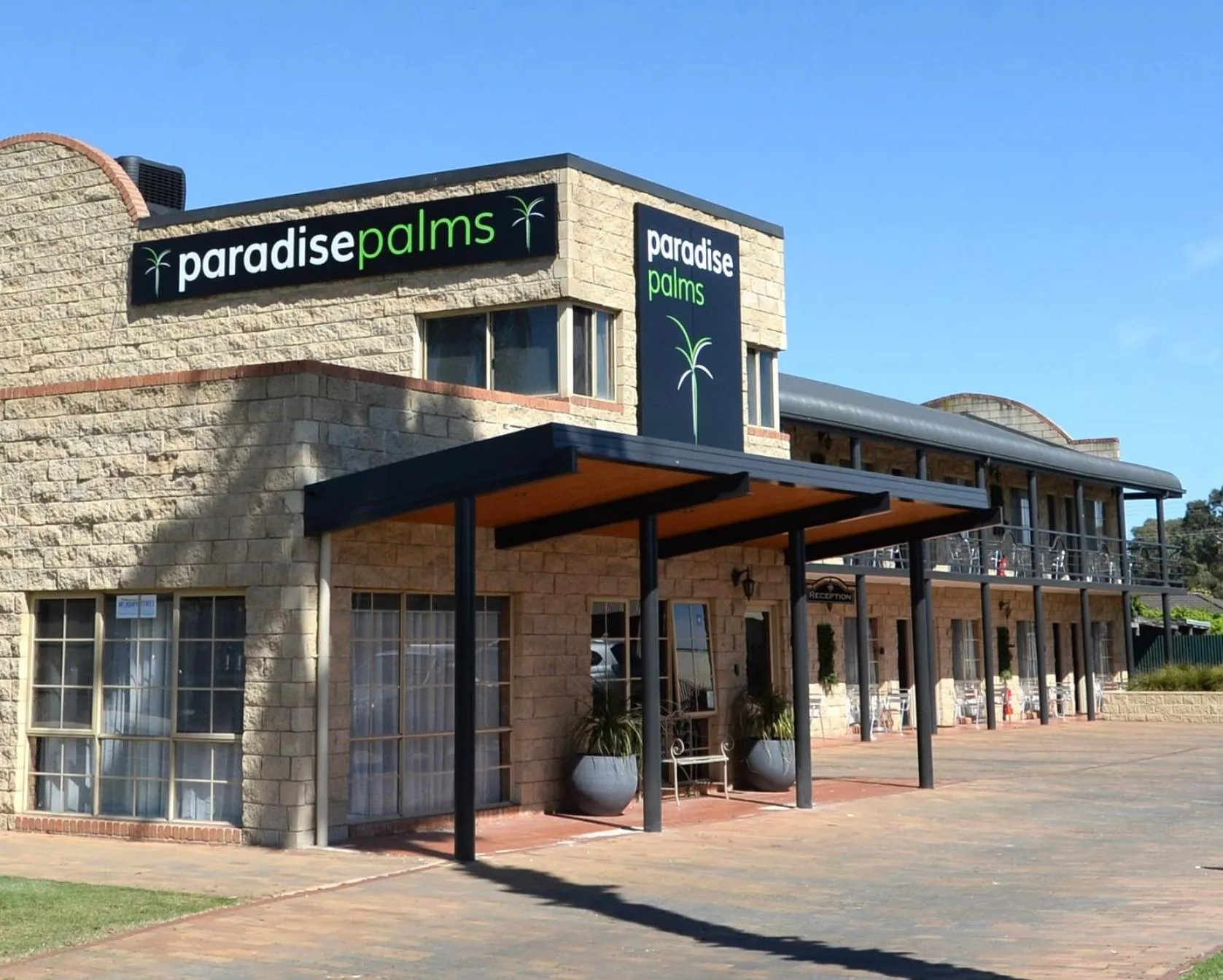 Facade/entrance, Property Building in Mulwala Paradise Palms Motel