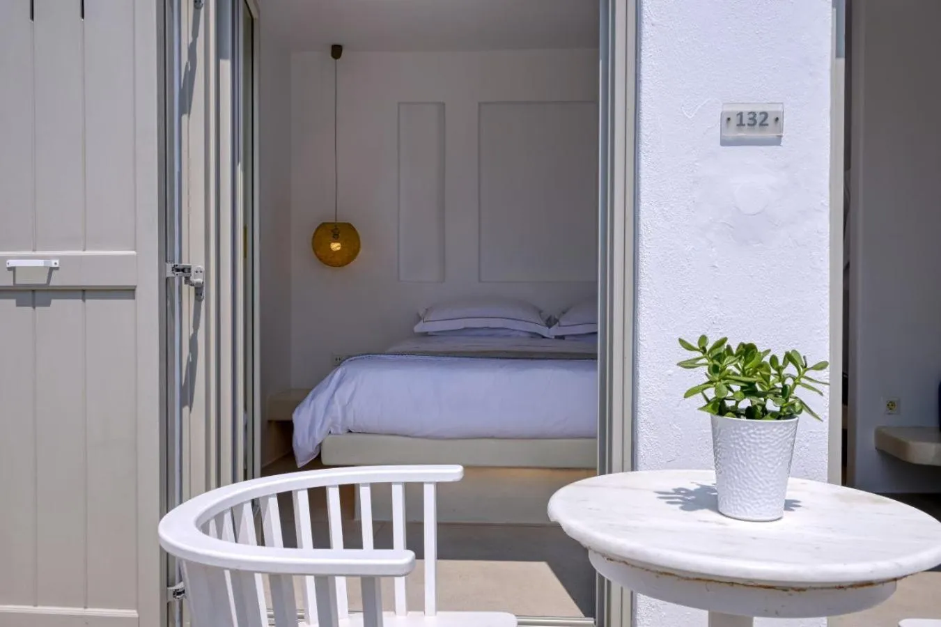 Balcony/Terrace, Bed in Nodo Boutique Hotel