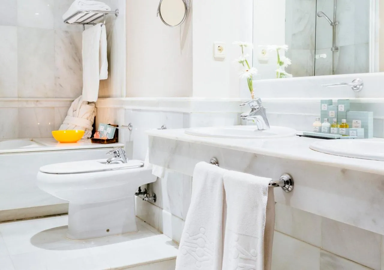 Bathroom in Parador de Mérida